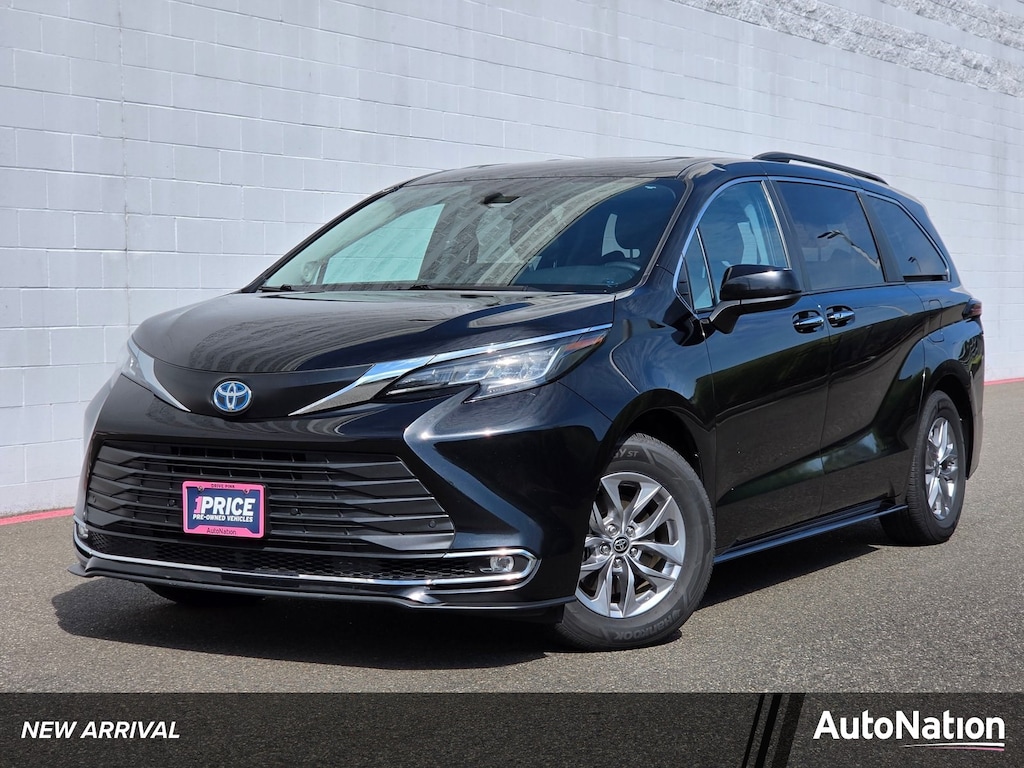 Used 2022 Toyota Sienna XLE 7 Passenger Van Passenger Van