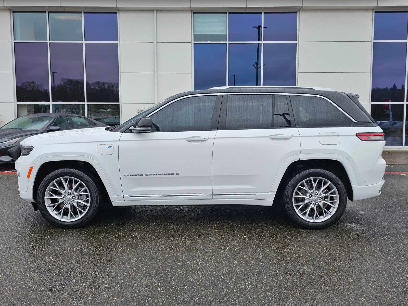 Used 2022 Jeep Grand Cherokee Summit Reserve 4xe with VIN 1C4RJYE65N8766962 for sale in Renton, WA