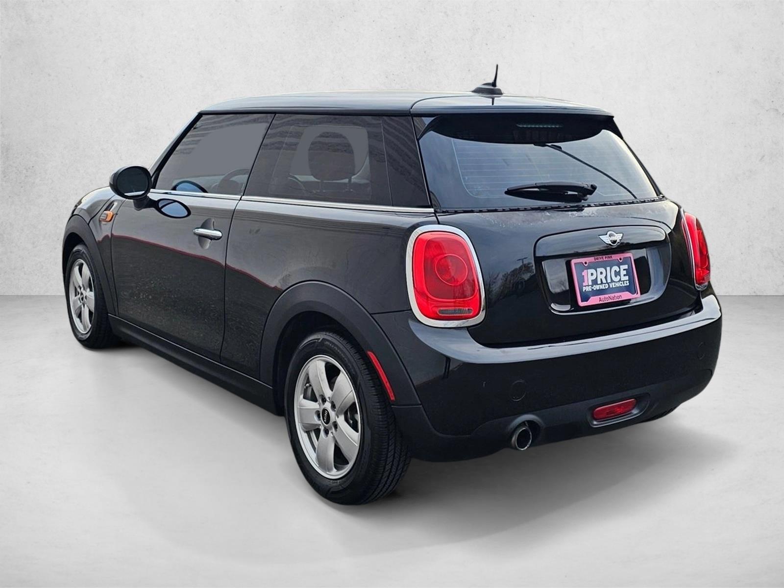 2016 Mini Cooper 2 Door Hardtop photo 2