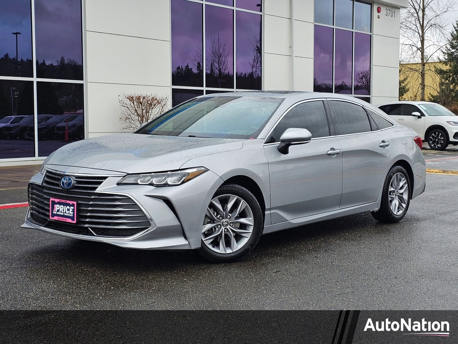 2022 Toyota Avalon XLE Hybrid's photo