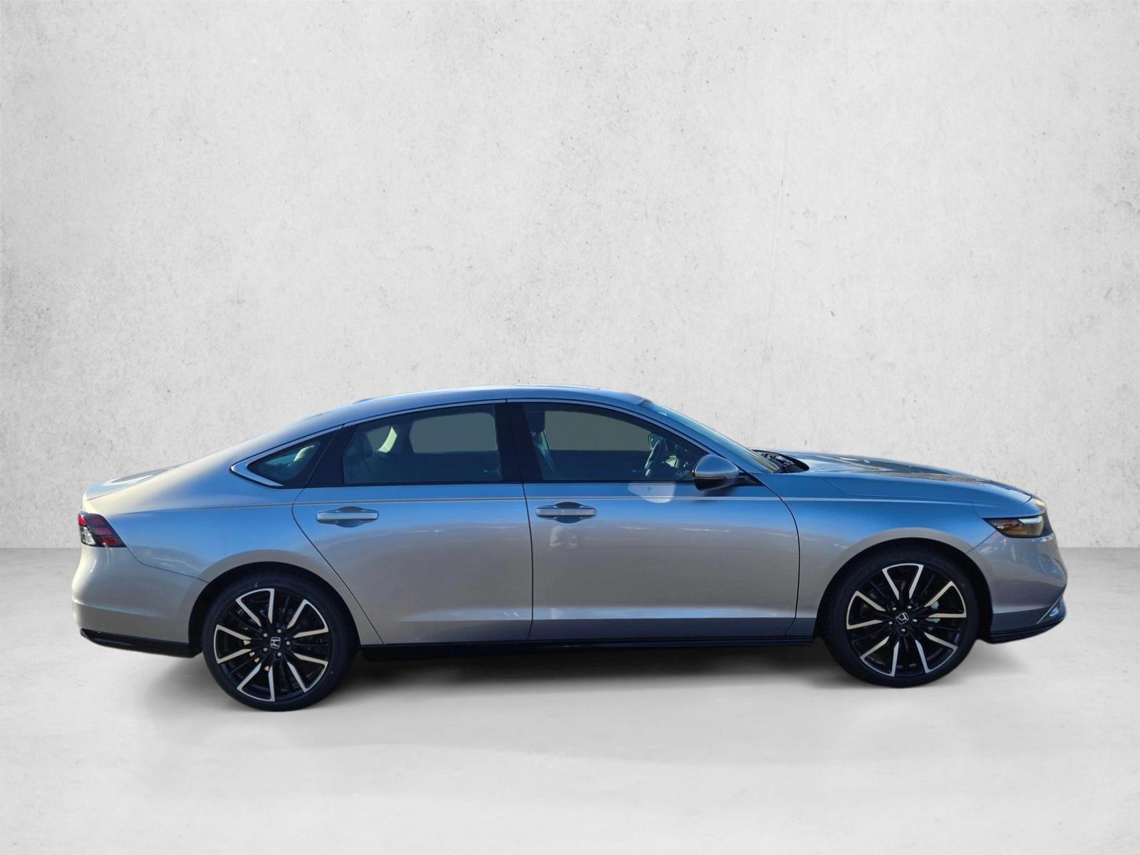 2025 Honda Accord Hybrid Touring photo 4