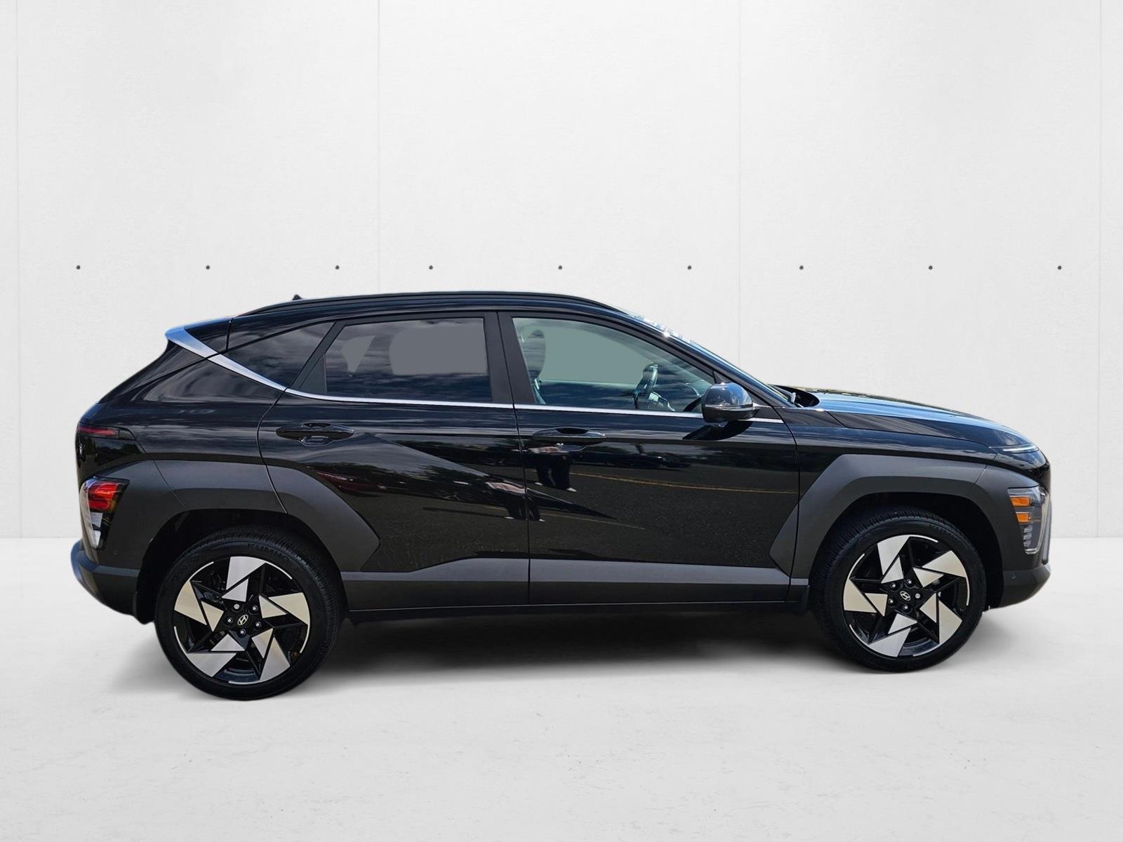 2024 Hyundai Kona Limited photo 3