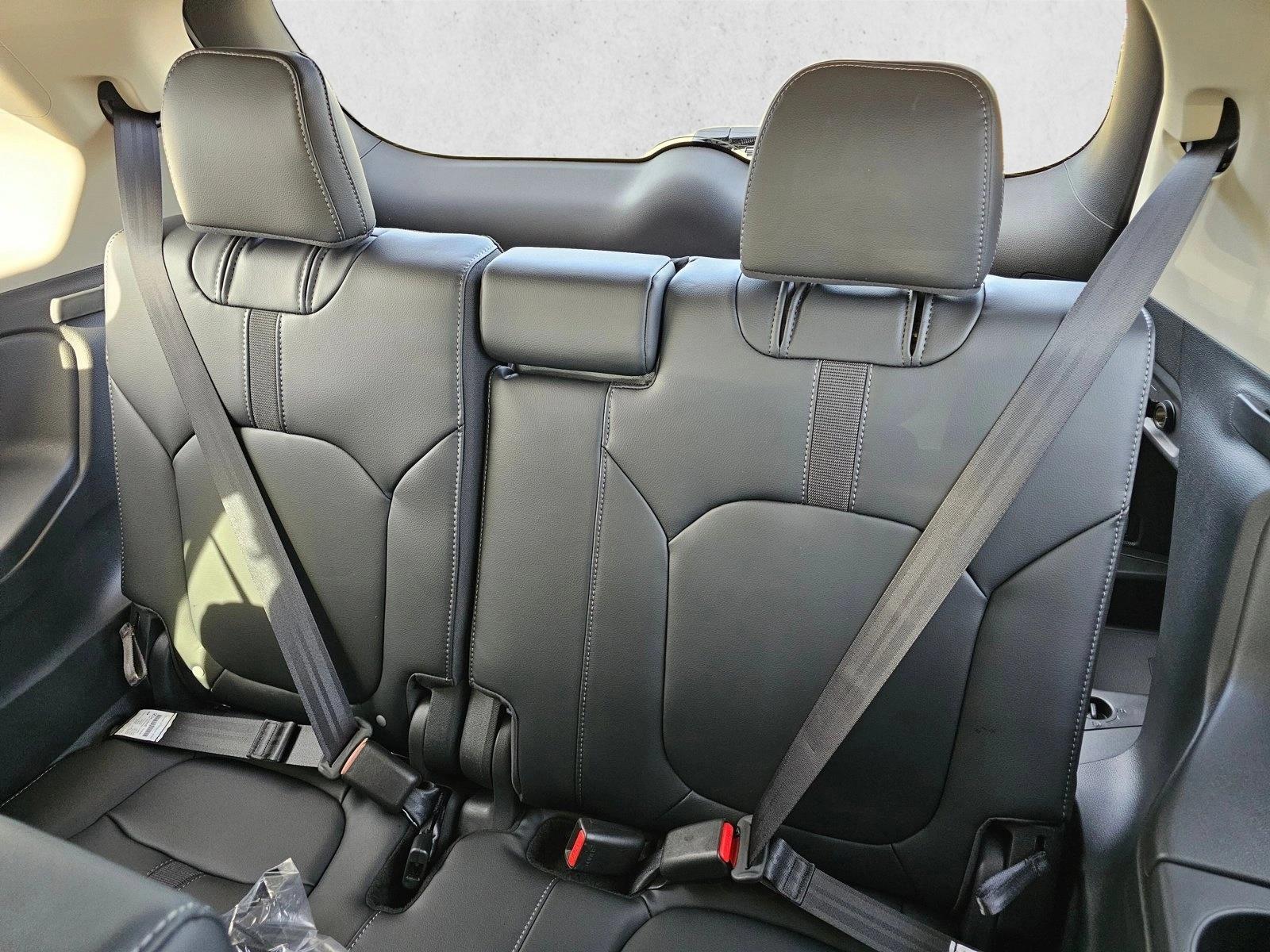 2025 Honda Pilot EX-L - Photo 10