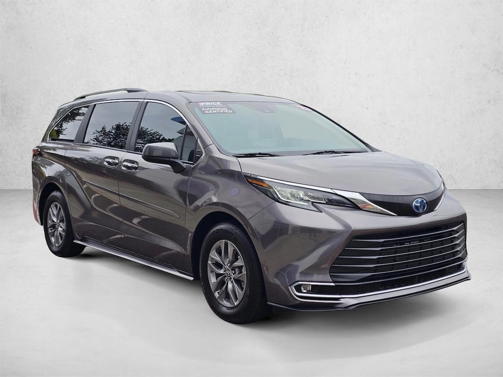 Used 2023 Toyota Sienna XLE 7 Passenger Van Passenger Van