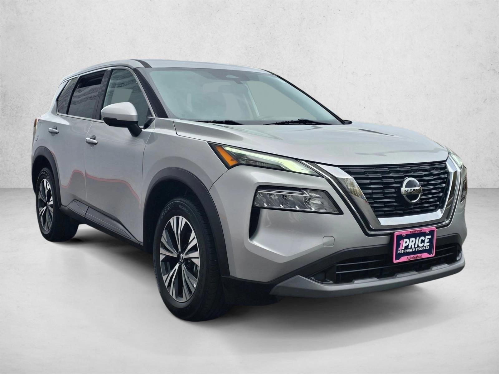 2021 Nissan Rogue SV photo 2