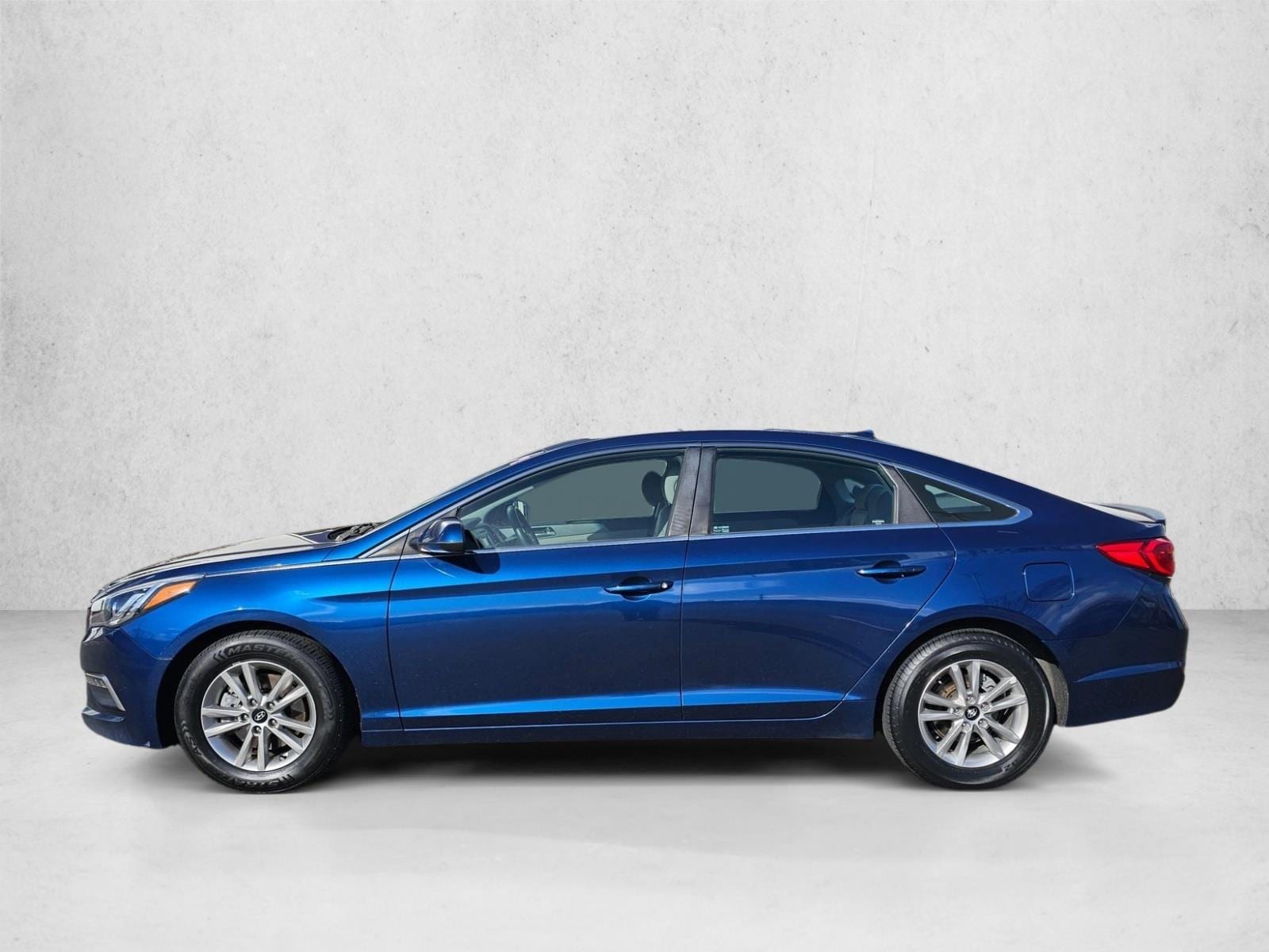 Used 2015 Hyundai Sonata SE with VIN 5NPE24AF3FH150707 for sale in Renton, WA