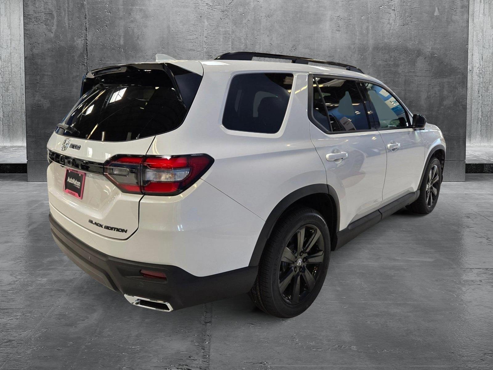 2025 Honda Pilot Black Edition photo 4