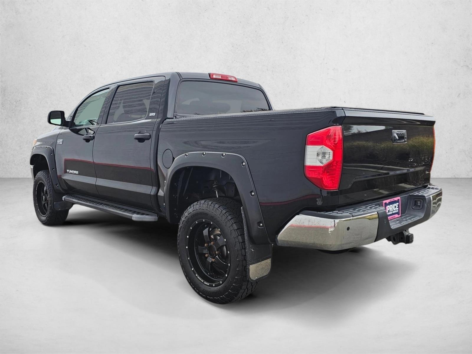 2016 Toyota Tundra SR5 photo 2