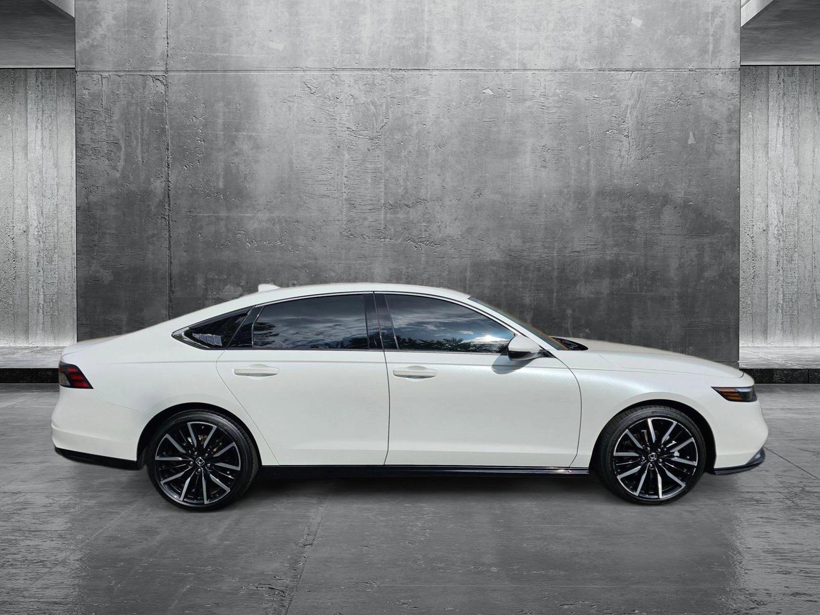 2024 Honda Accord Hybrid Touring photo 4