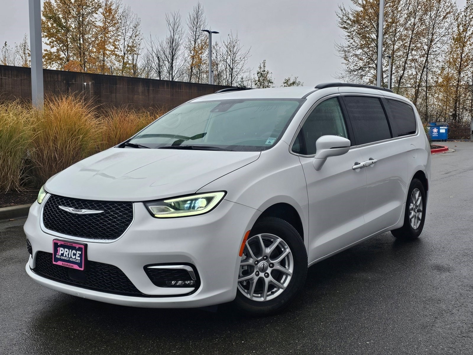 2022 Chrysler Pacifica Touring L's photo