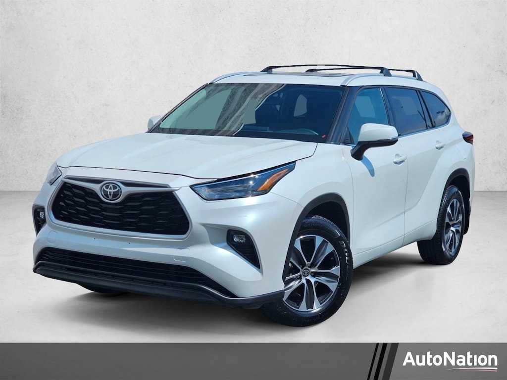 Used 2022 Toyota Highlander XLE SUV