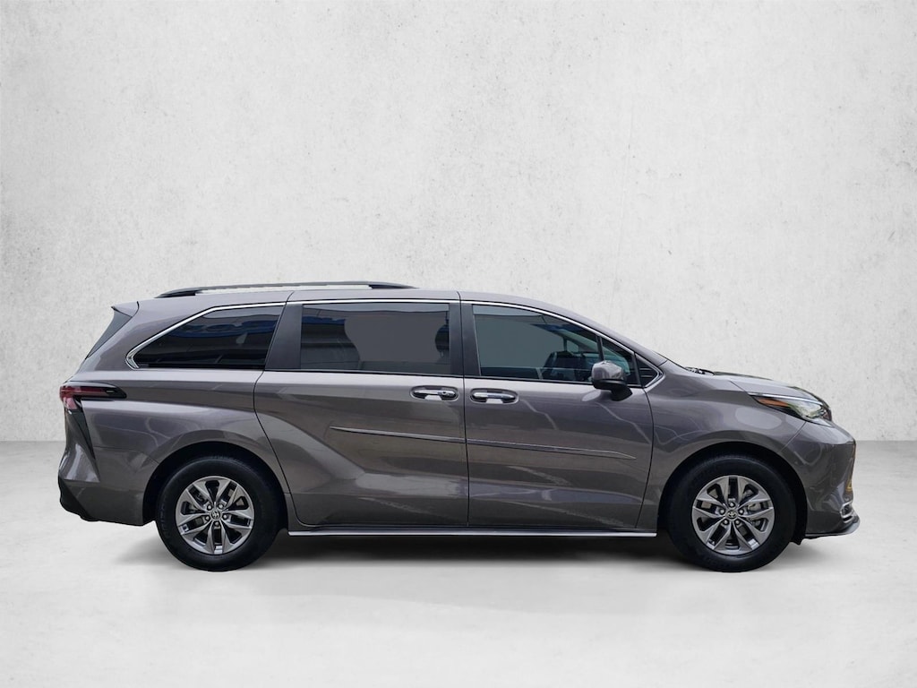 Used 2023 Toyota Sienna XLE 7 Passenger Van Passenger Van