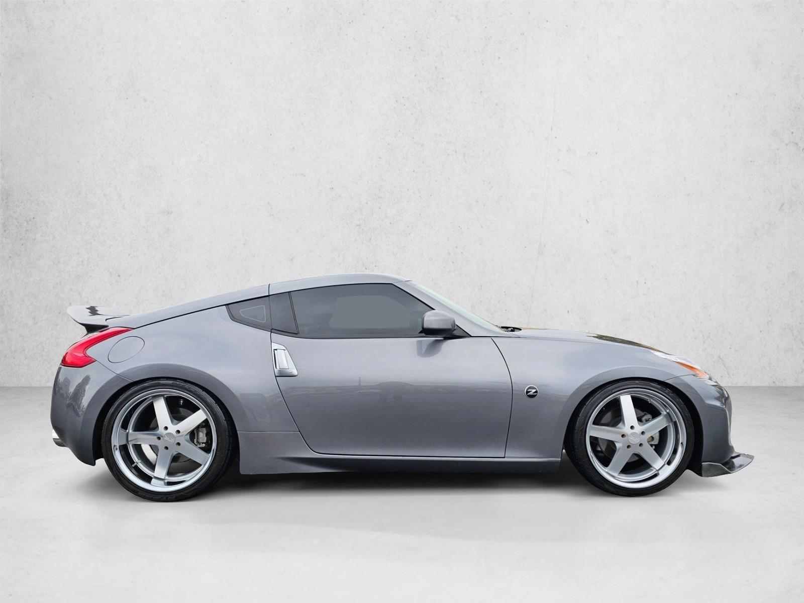 2017 Nissan 370Z Base photo 4