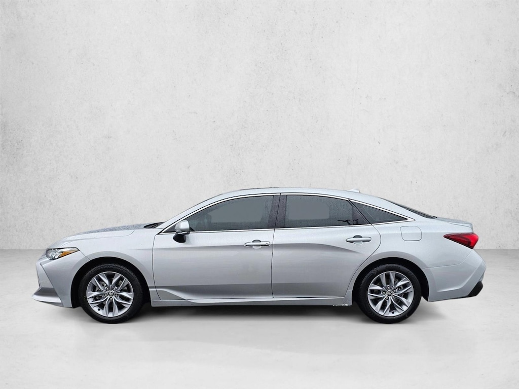 Used 2022 Toyota Avalon Hybrid XLE Sedan