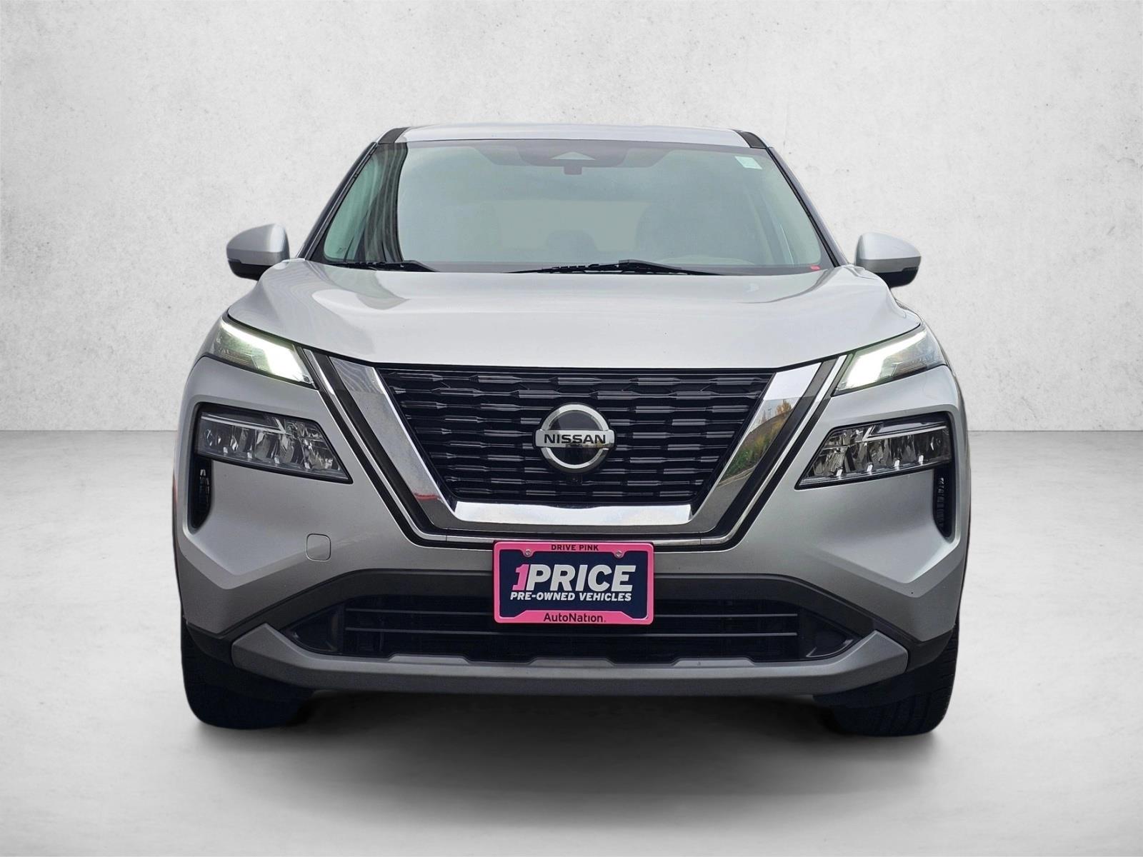 2021 Nissan Rogue SV photo 2