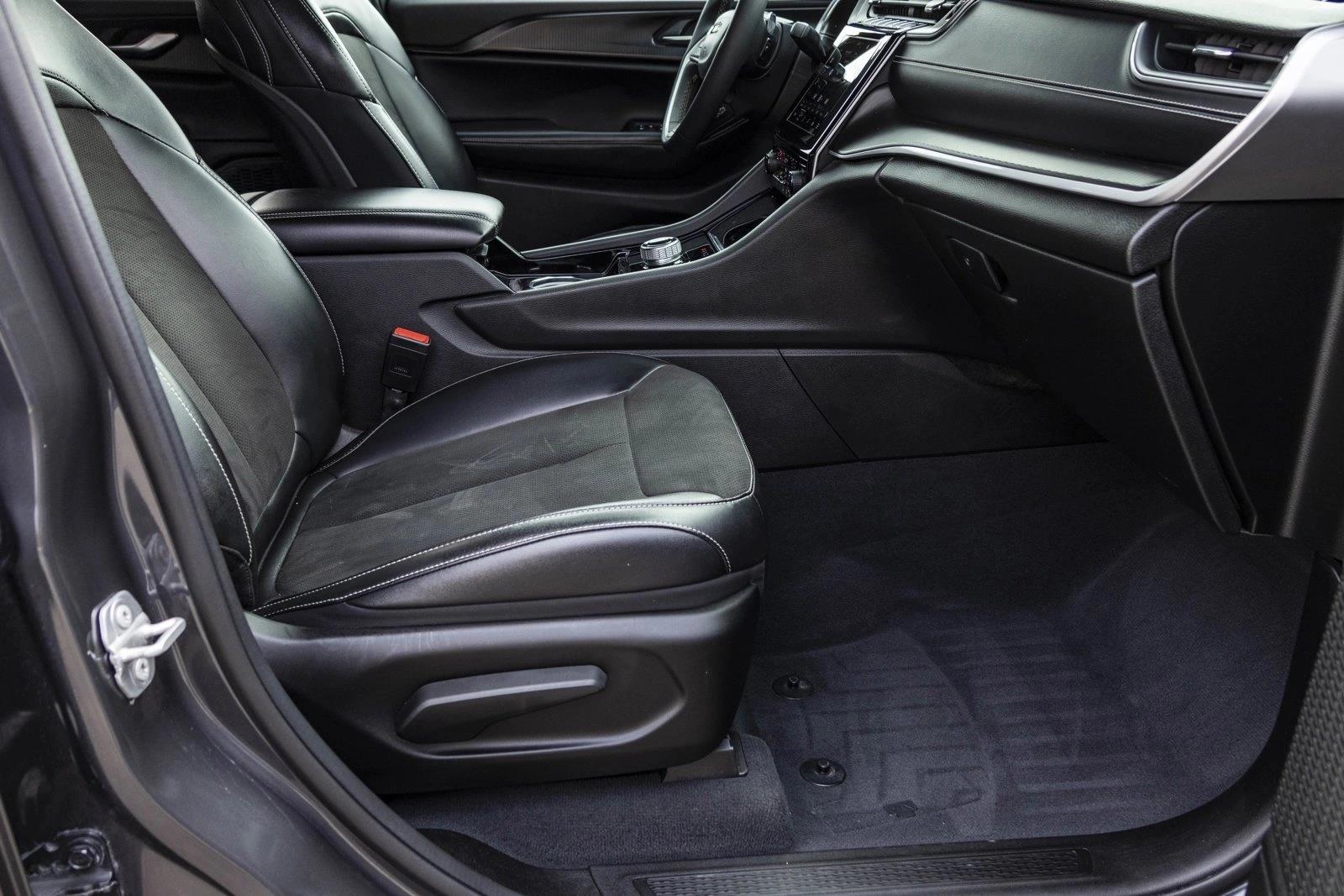 2023 JEEP GRAND CHEROKEE - Image 28