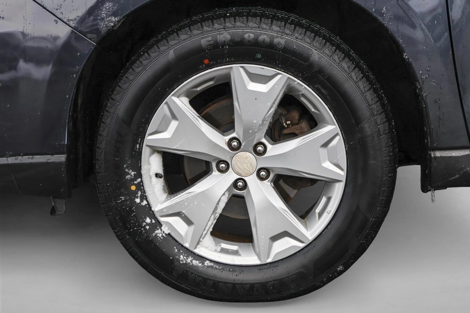 2015 SUBARU FORESTER - Image 9