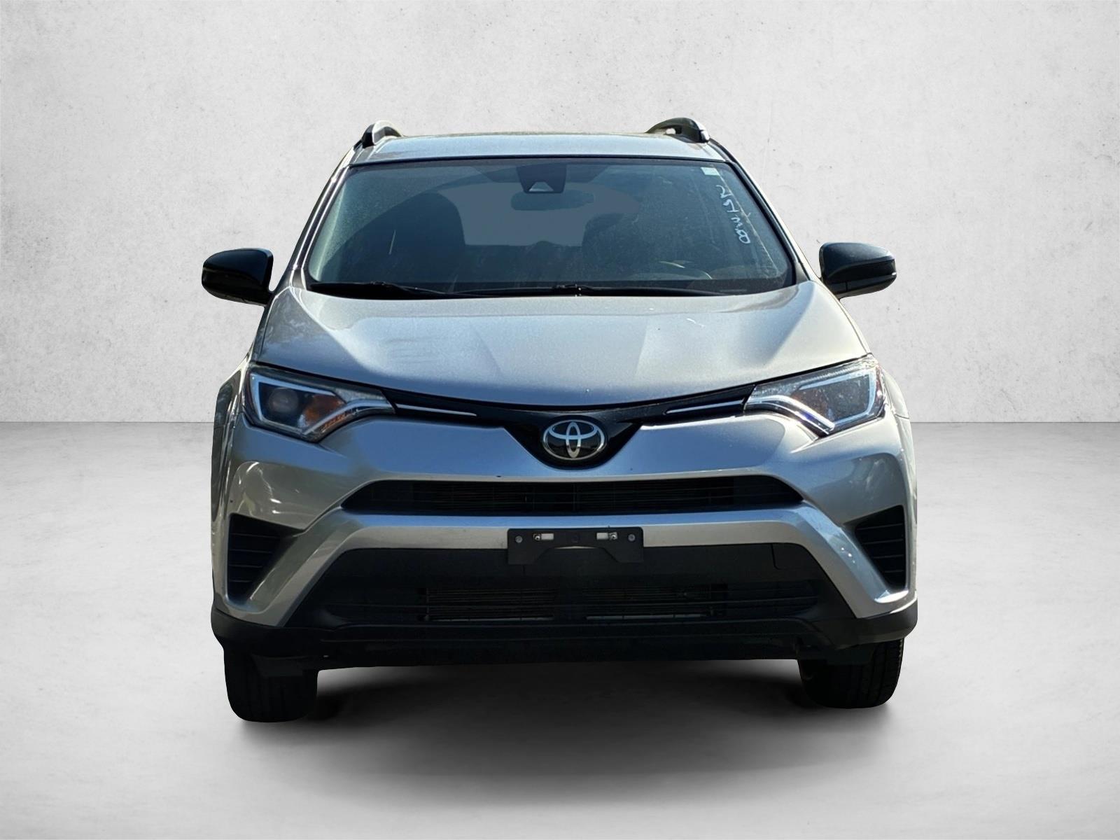 2018 Toyota RAV4 LE photo 2