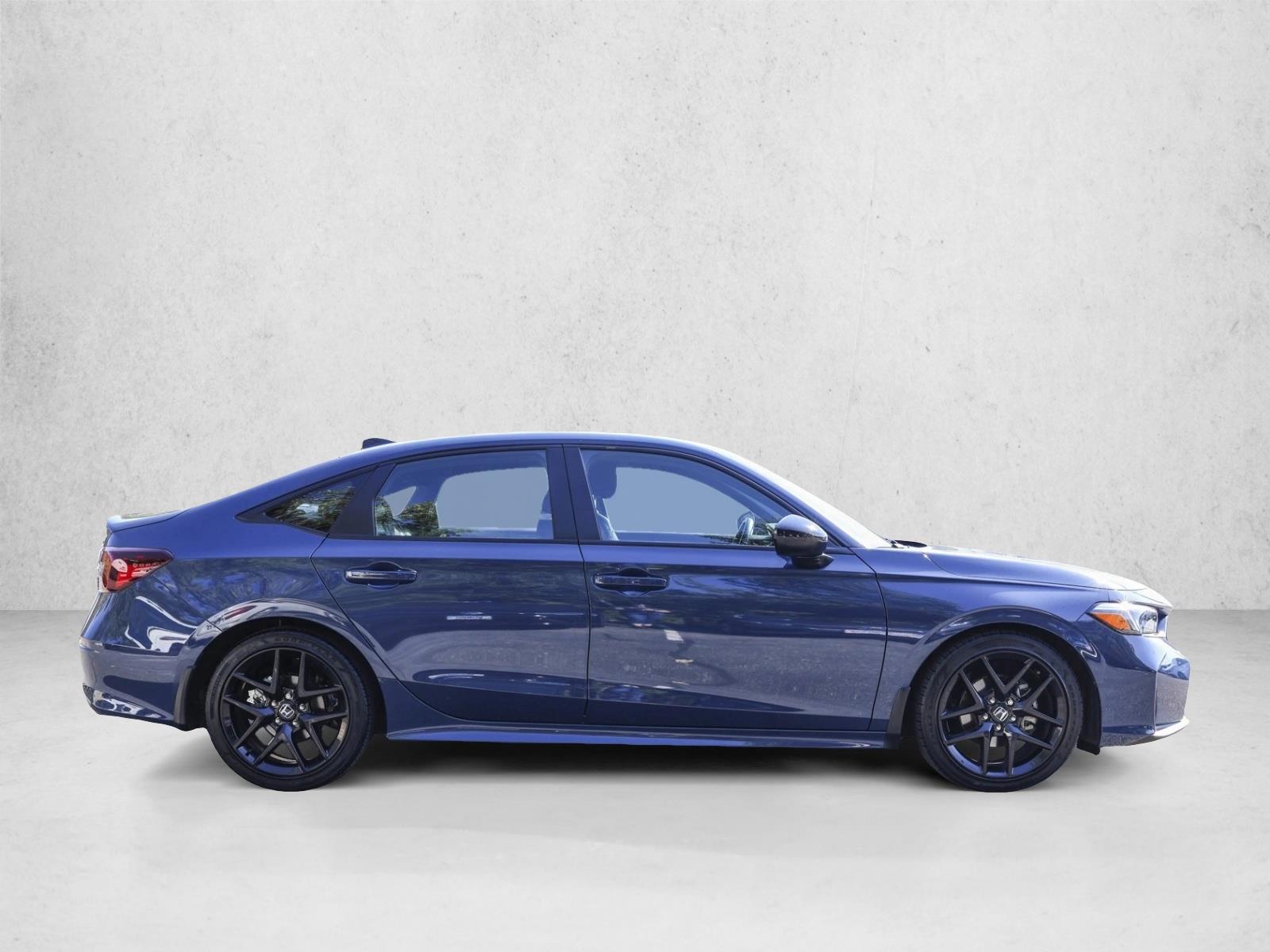 2025 Honda Civic Sport photo 4