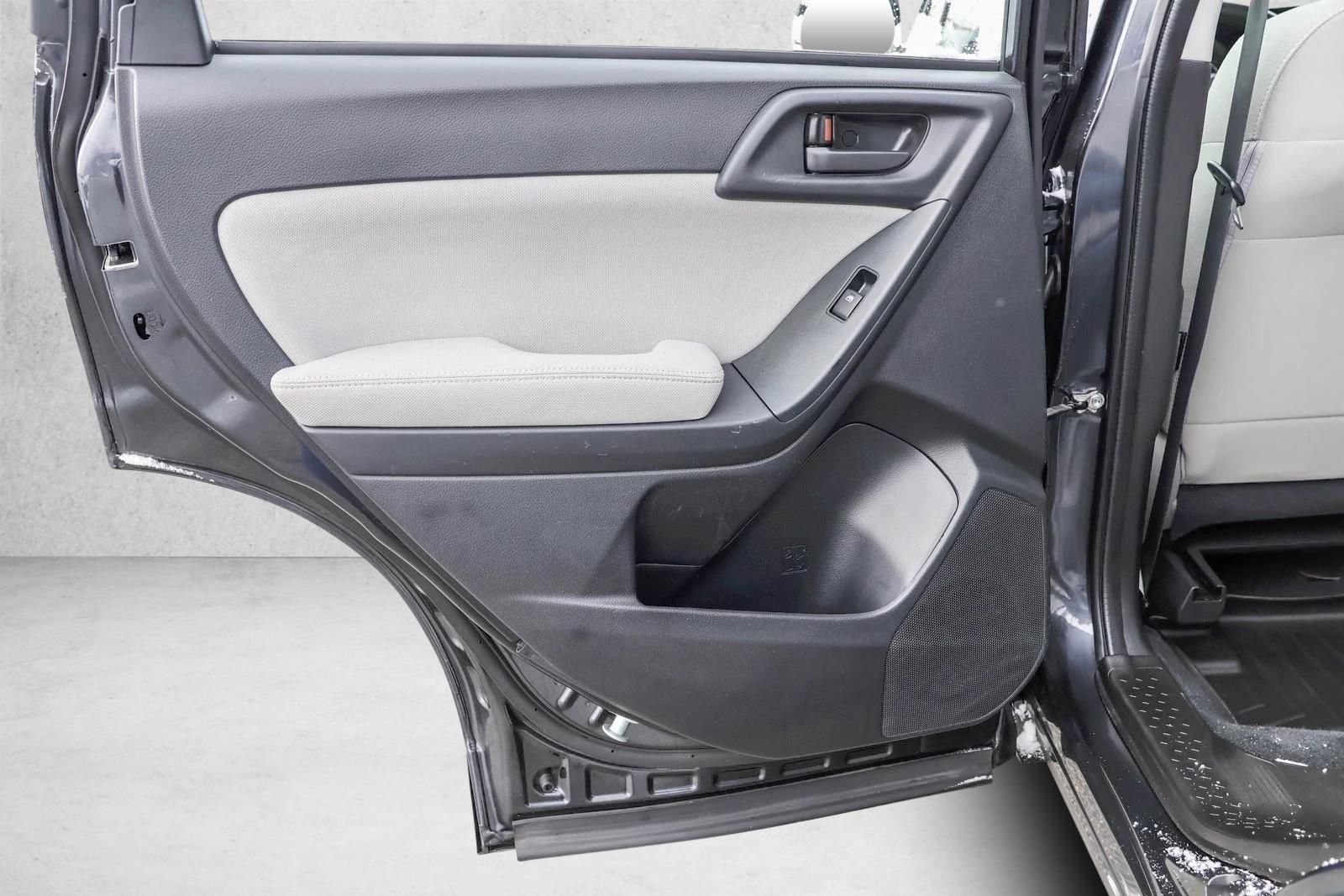 2015 SUBARU FORESTER - Image 23