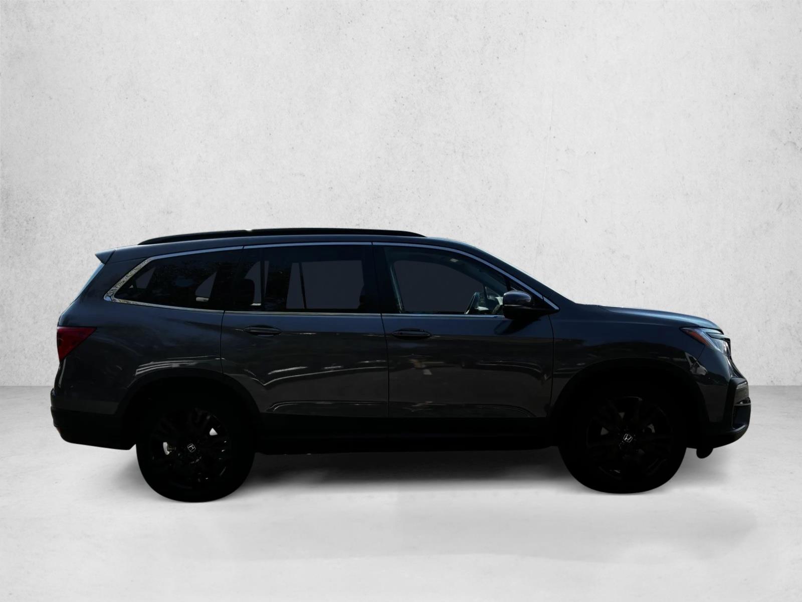 2021 Honda Pilot Special Edition photo 3