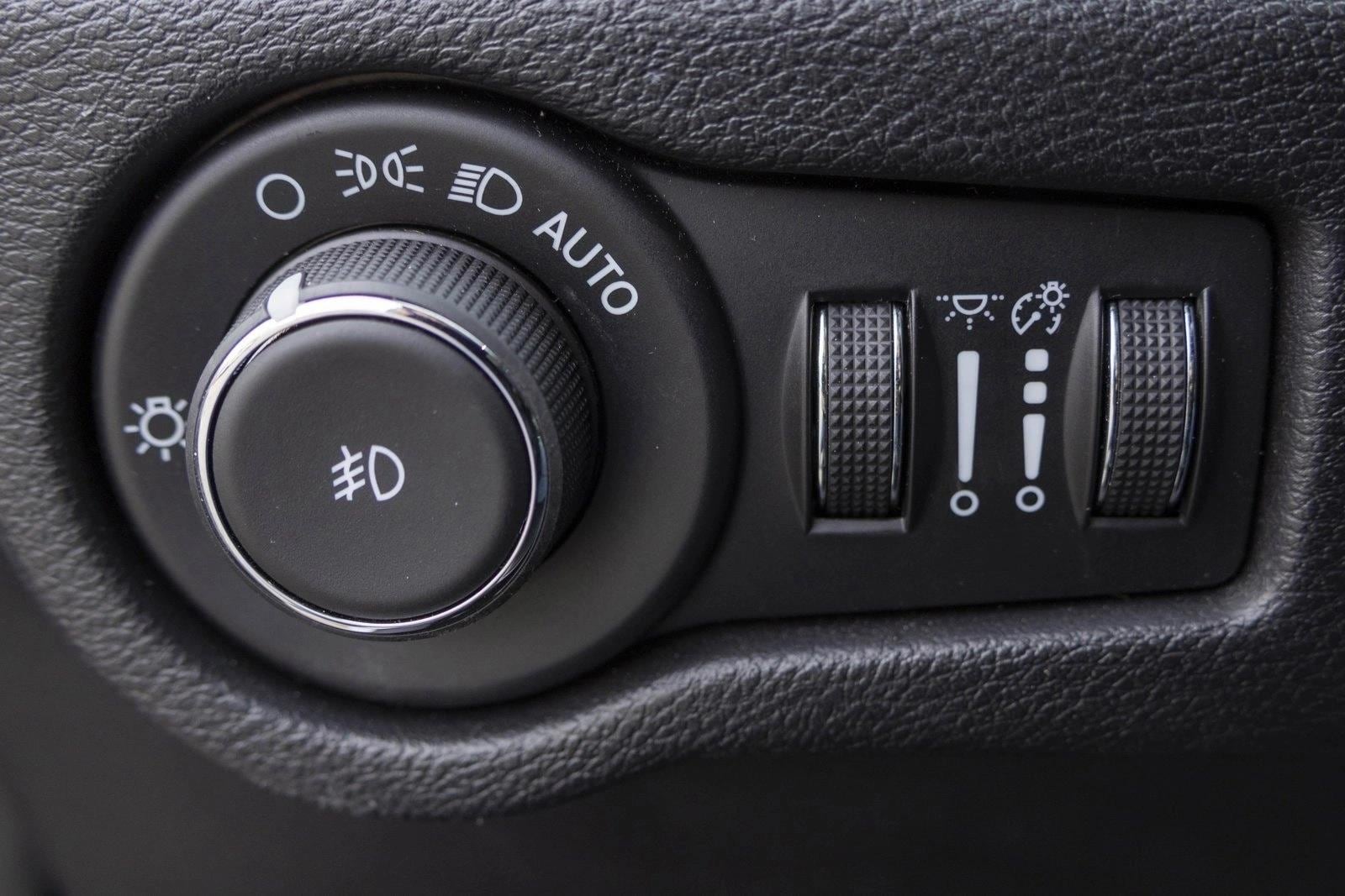 2025 CHRYSLER PACIFICA - Image 13