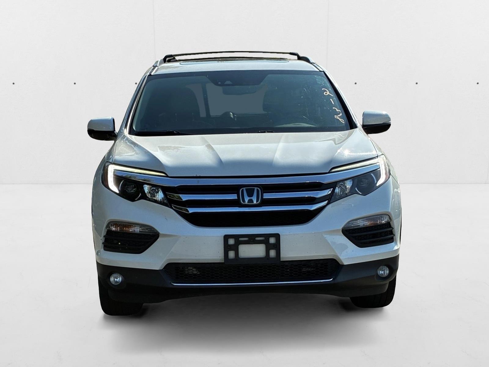 2017 Honda Pilot Elite photo 2
