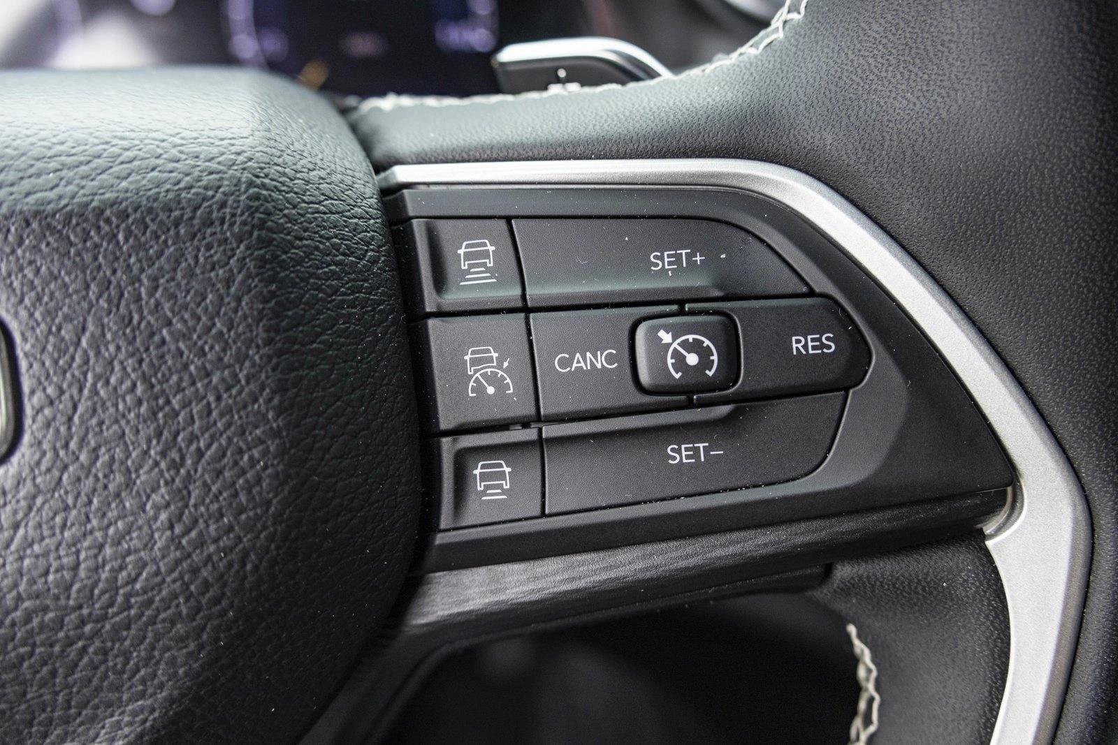 2023 JEEP GRAND CHEROKEE - Image 16