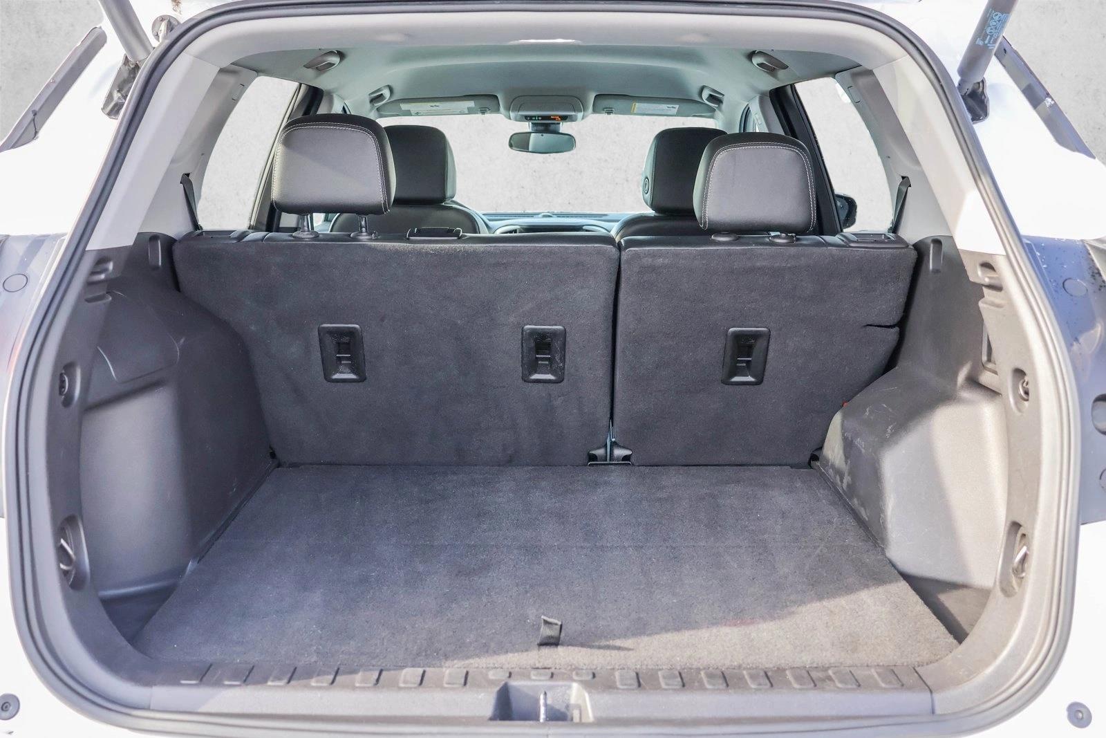 2023 GMC TERRAIN - Image 25