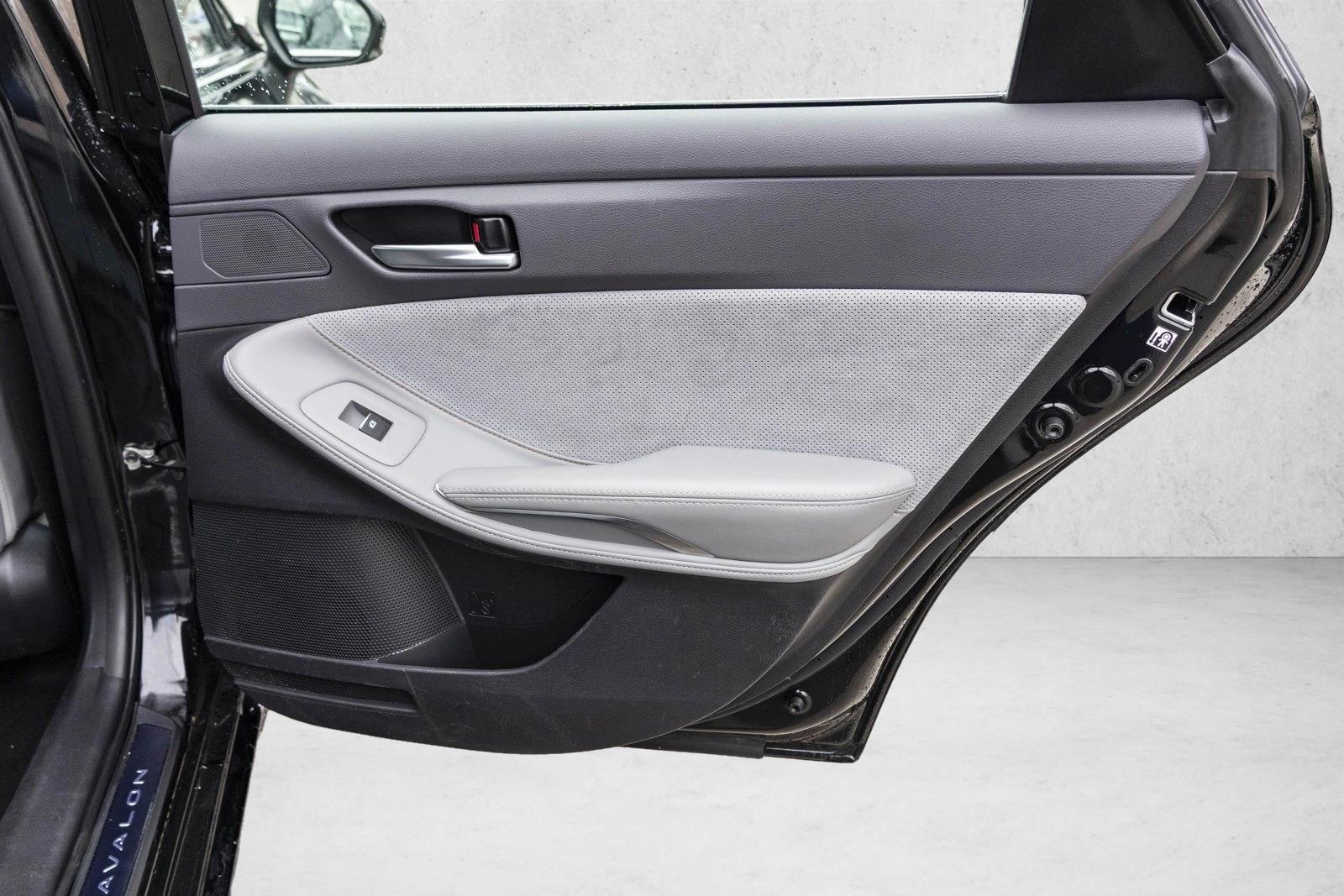 2019 TOYOTA AVALON - Image 26