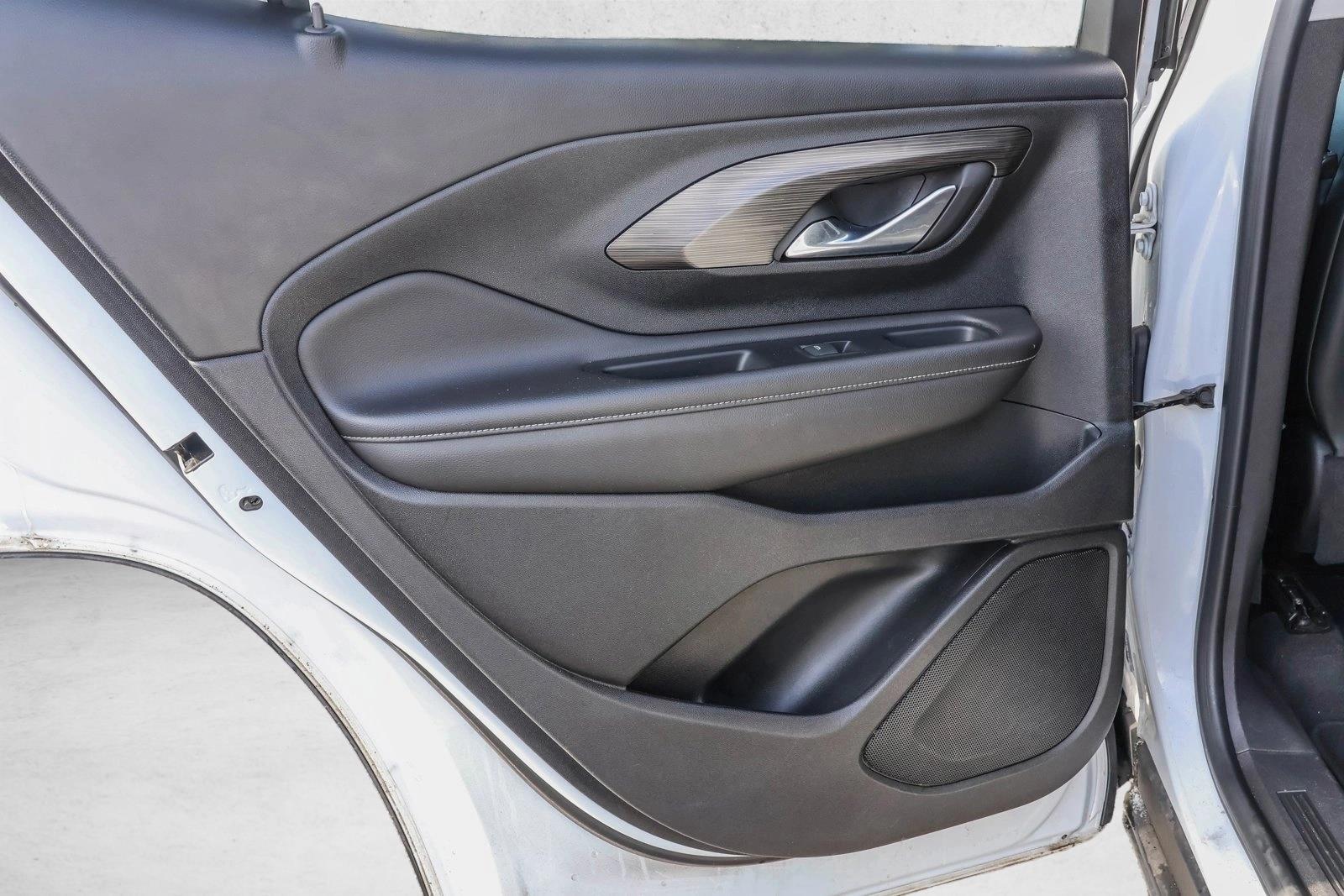 2023 GMC TERRAIN - Image 22