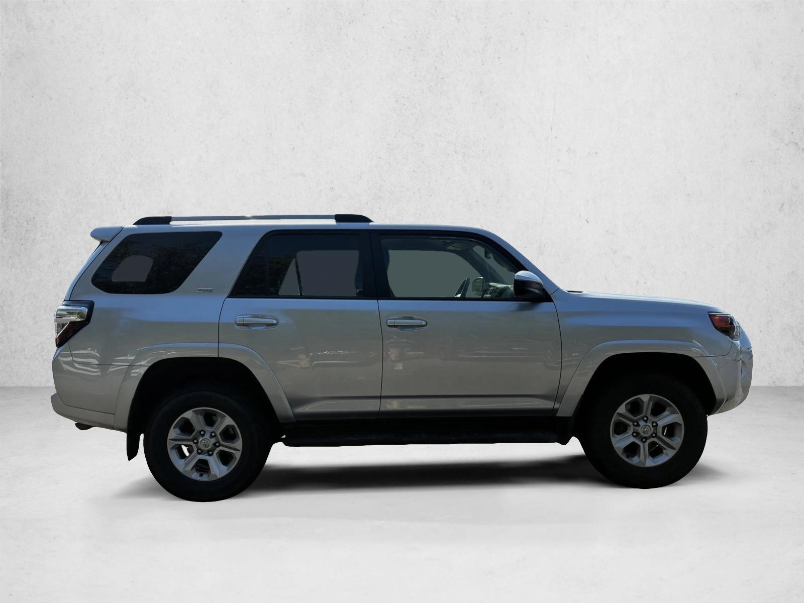 2024 Toyota 4Runner SR5 photo 4