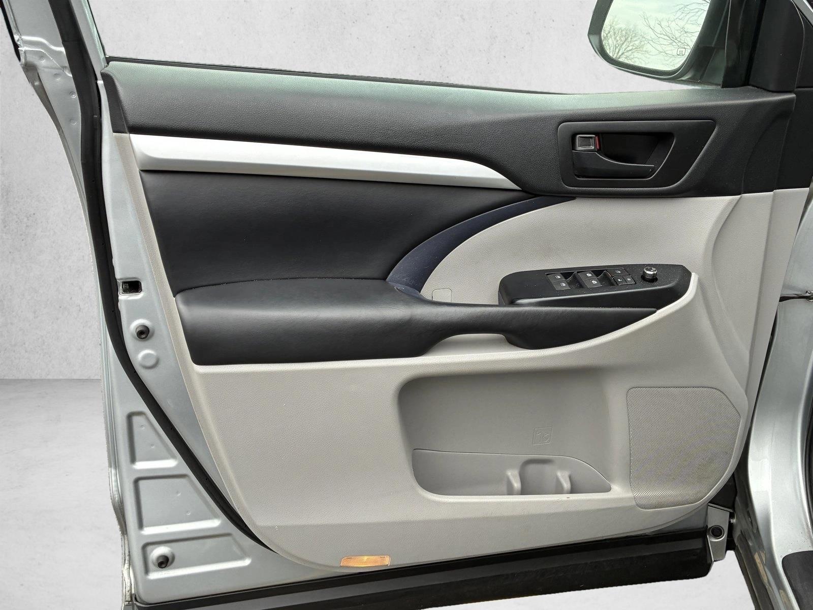 2018 TOYOTA HIGHLANDER - Image 12