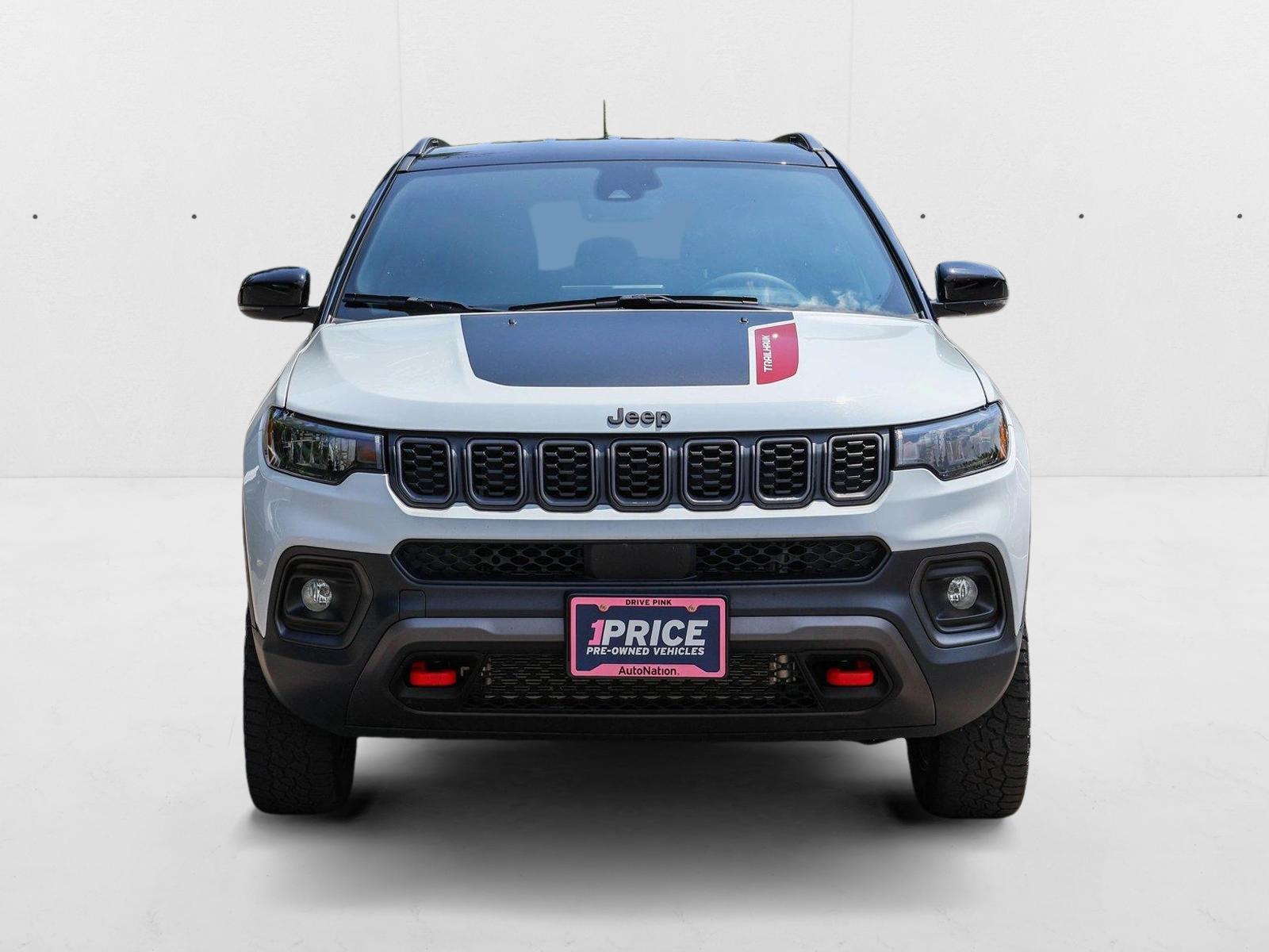 2024 Jeep Compass Trailhawk photo 2
