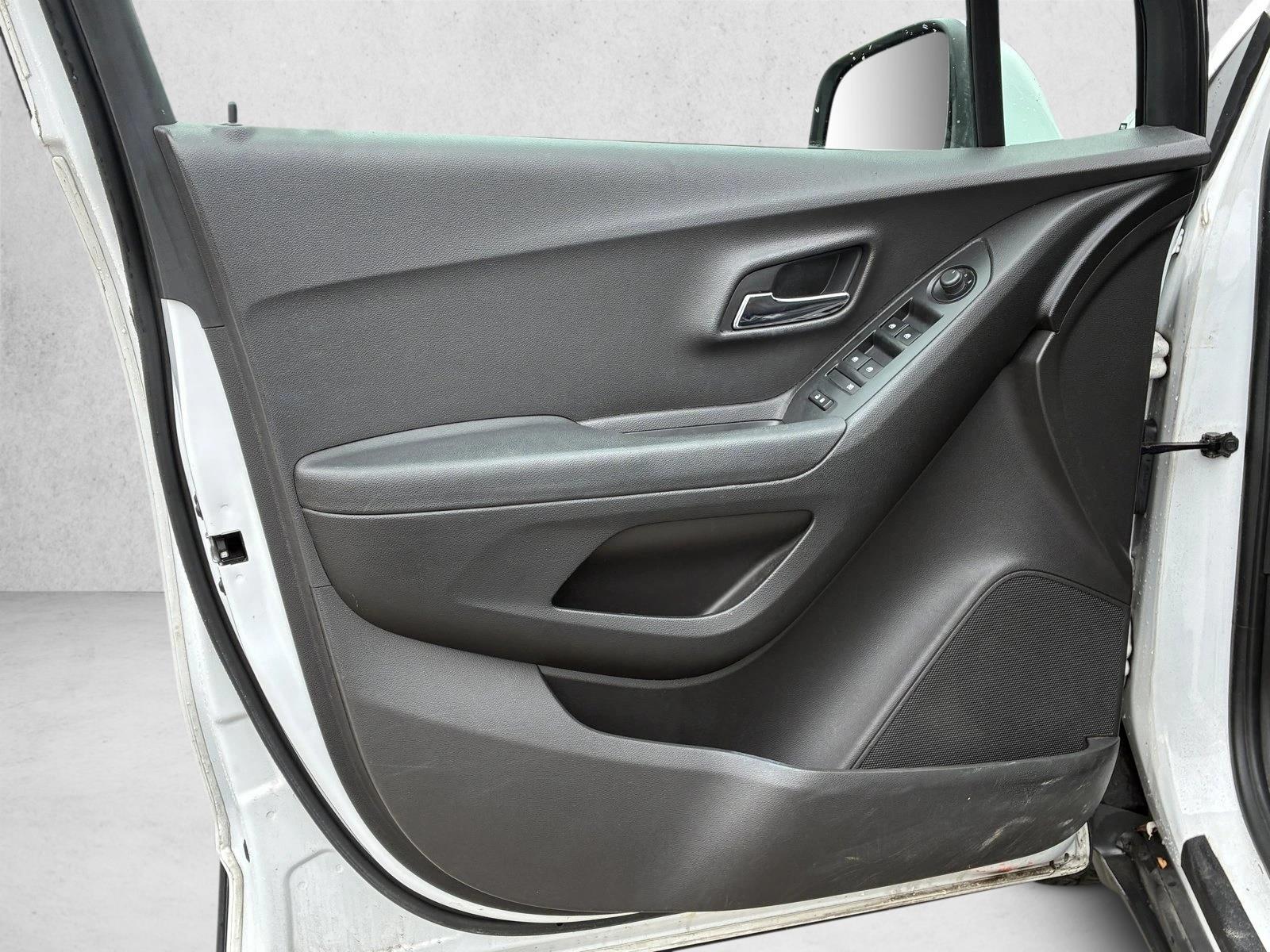 2017 CHEVROLET TRAX - Image 11