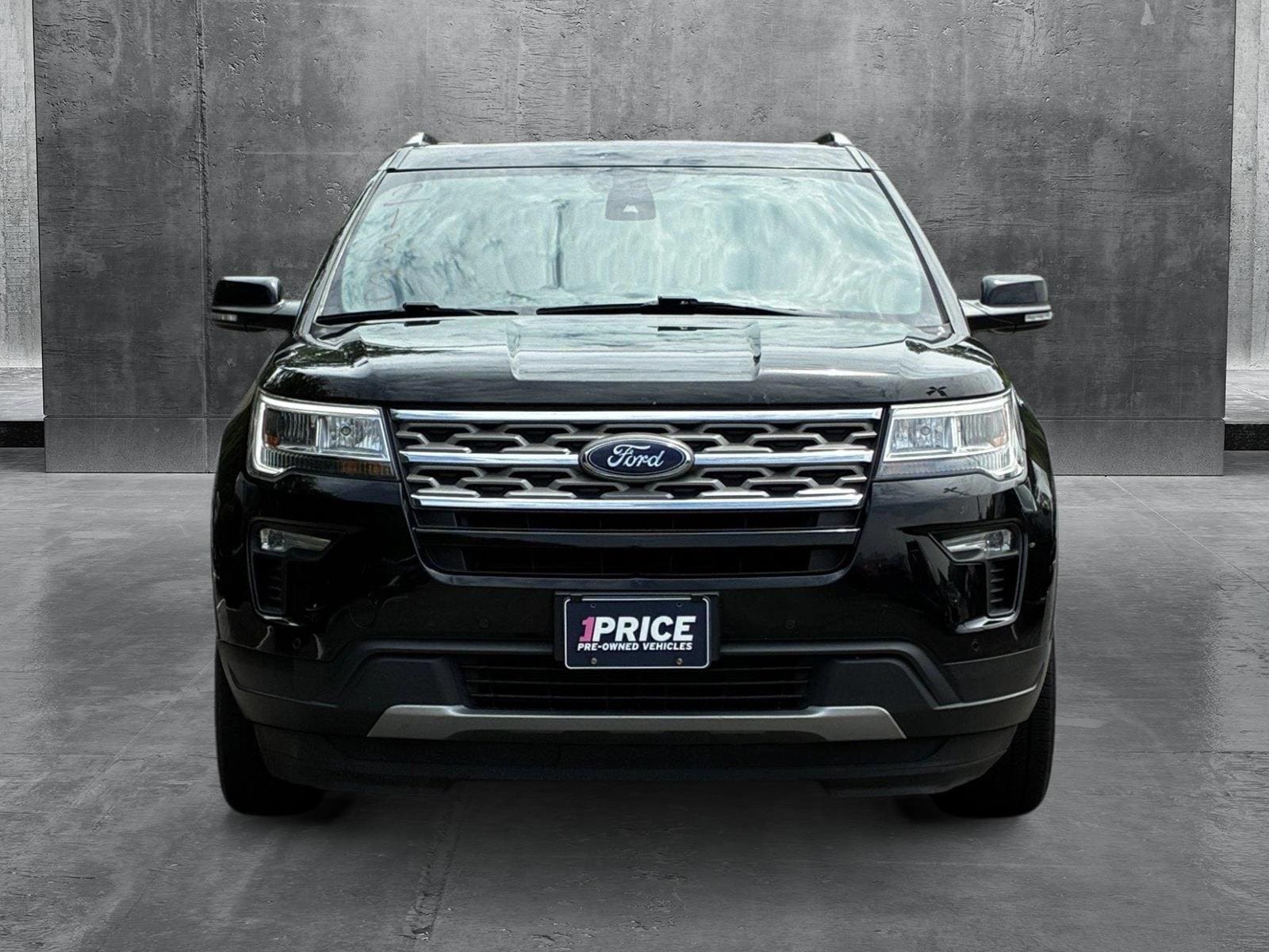 Used 2018 Ford Explorer XLT with VIN 1FM5K8D86JGB94164 for sale in Des Plaines, IL