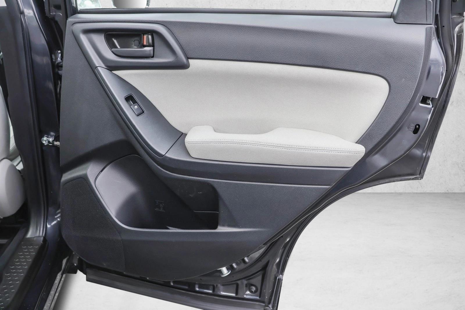 2015 SUBARU FORESTER - Image 28