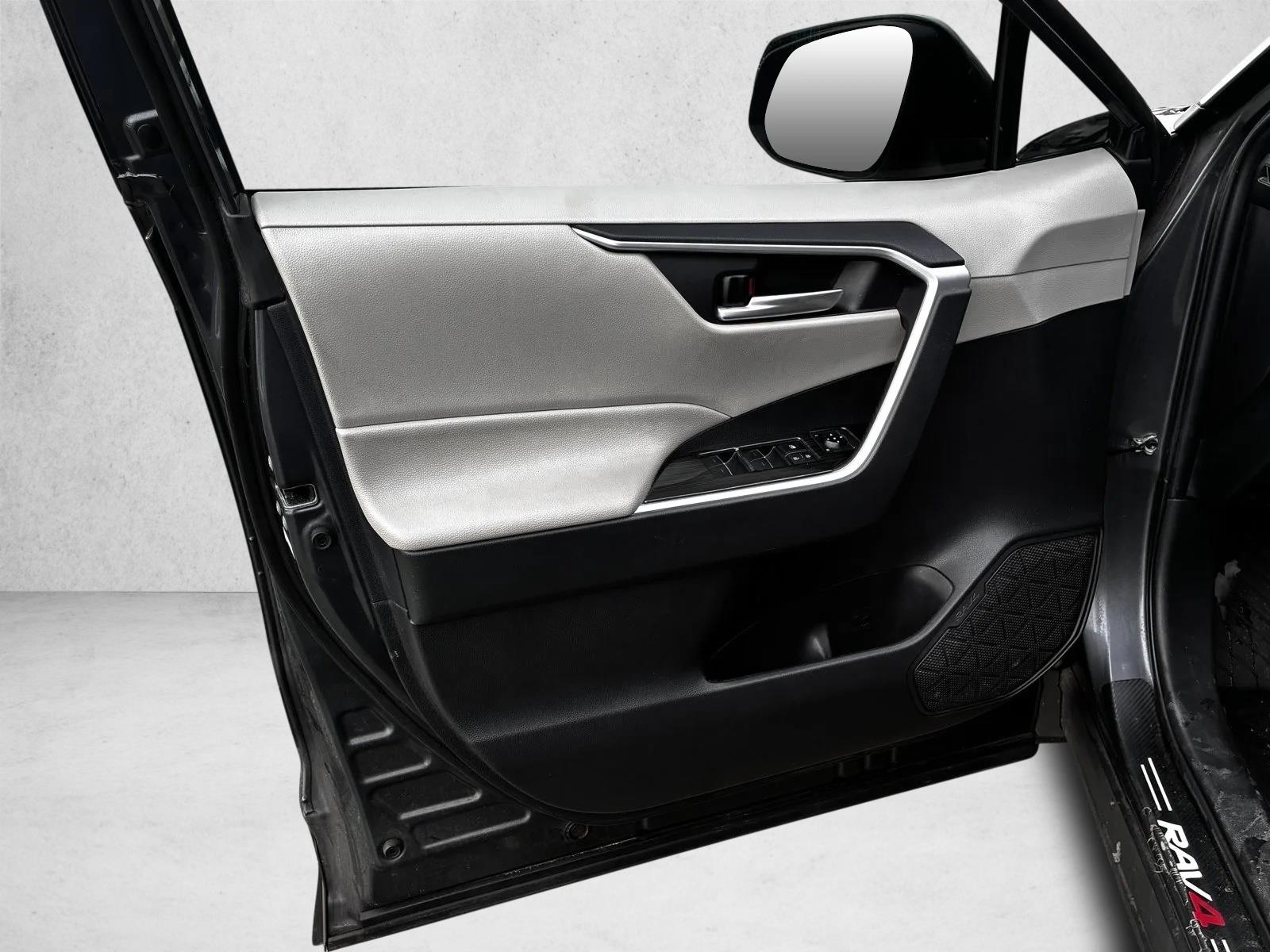 2024 TOYOTA RAV4 - Image 12