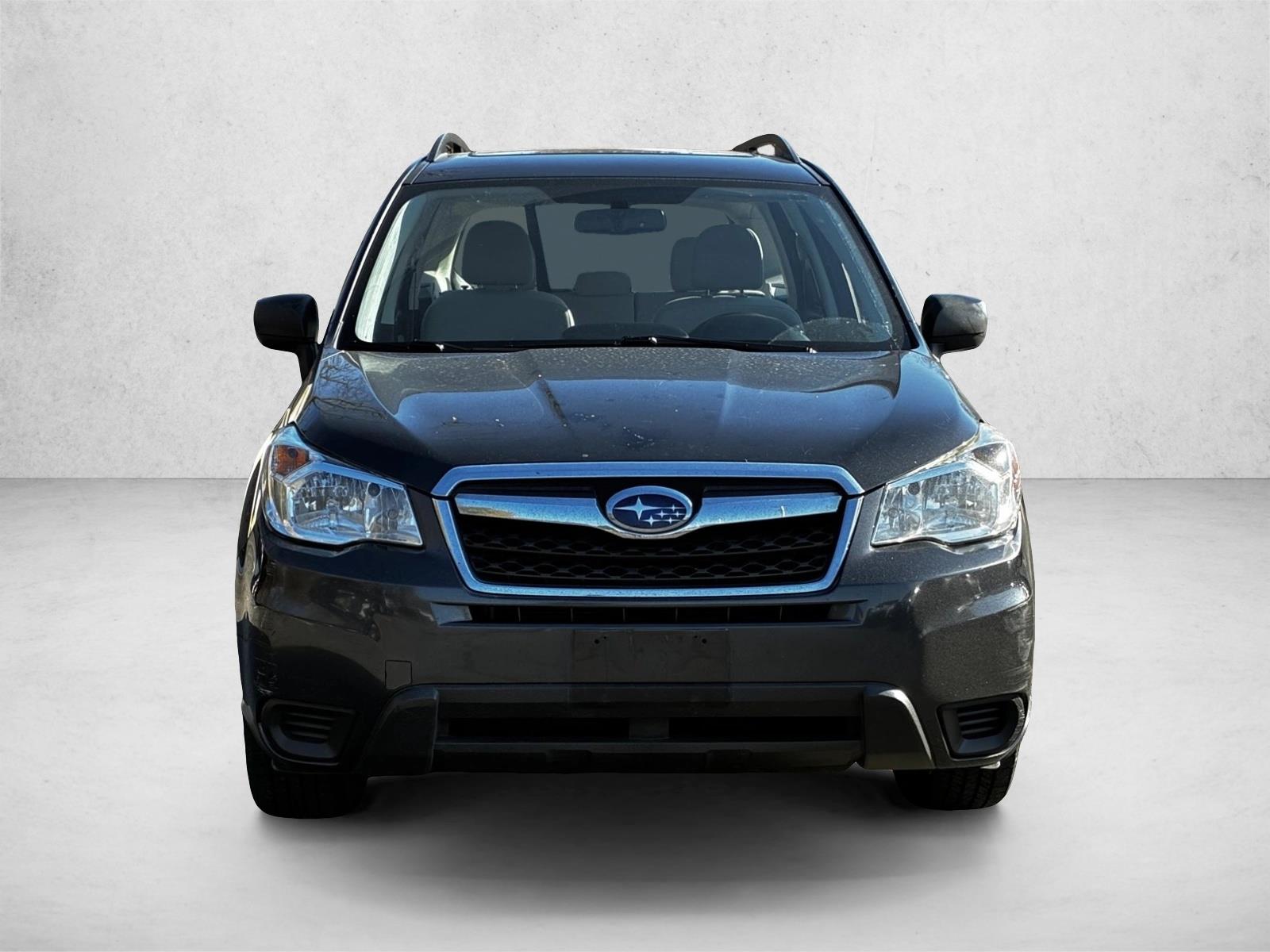 2015 Subaru Forester 2.5i photo 2
