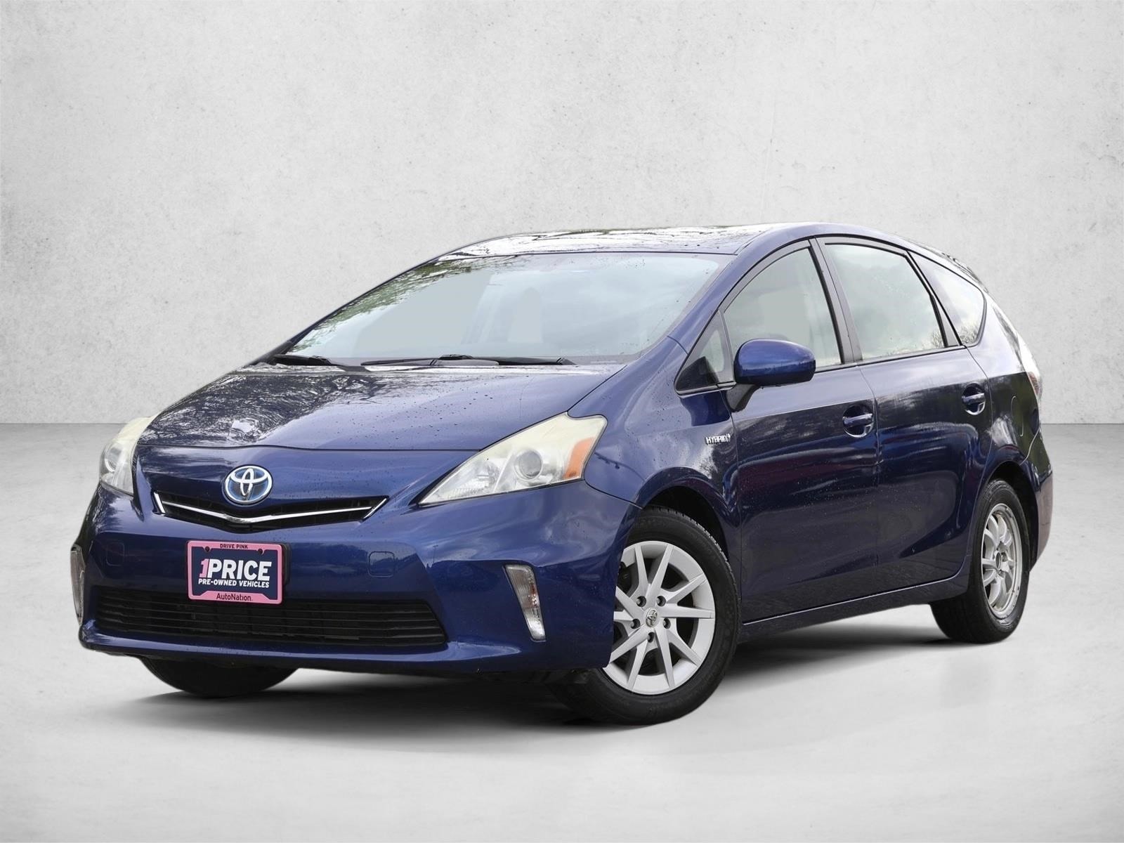 2013 Toyota Prius v Five