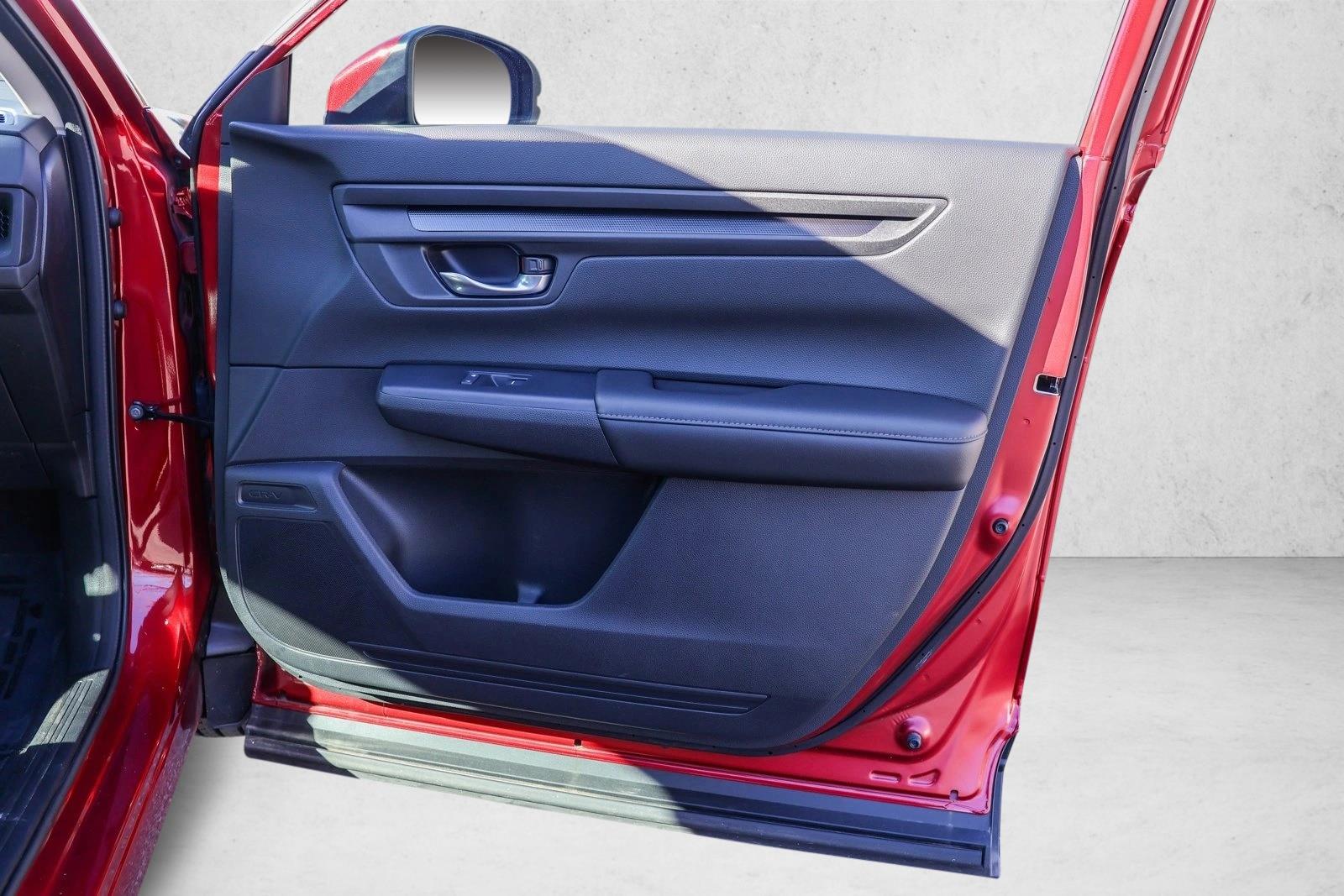 2025 Honda CR-V LX photo 3