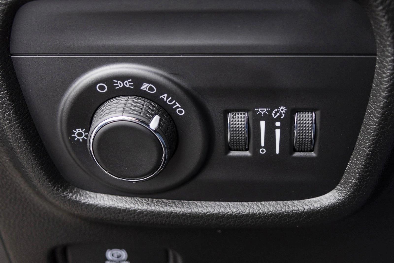 2023 JEEP GRAND CHEROKEE - Image 13