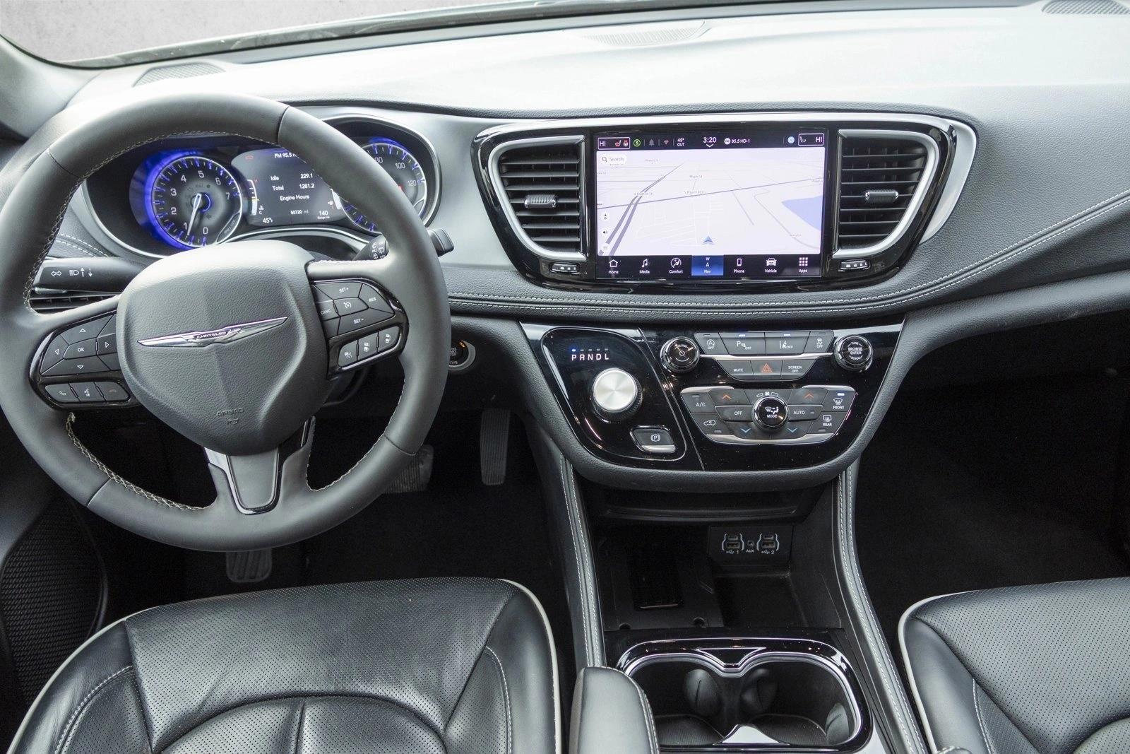 2025 CHRYSLER PACIFICA - Image 24