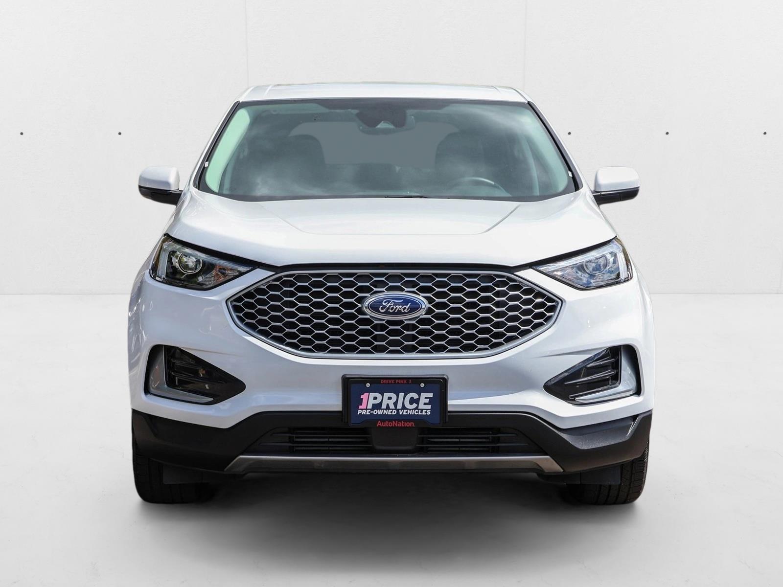 2024 Ford Edge SEL photo 2