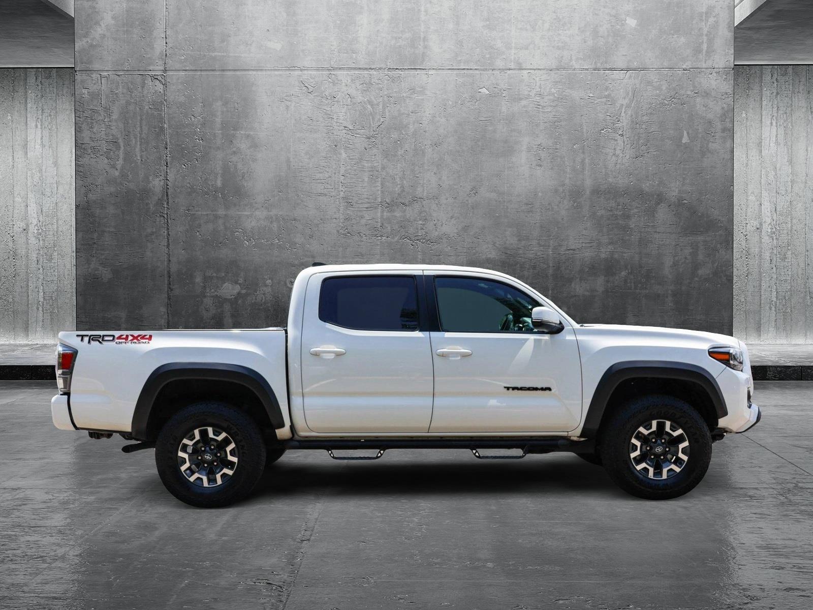 2023 Toyota Tacoma TRD V6 photo 4