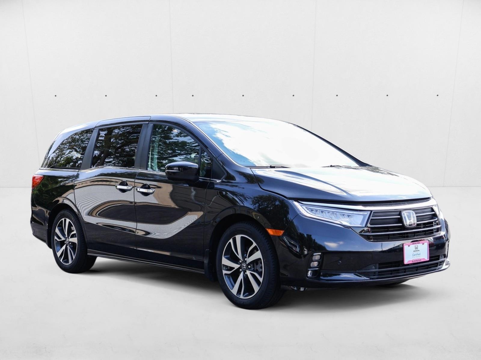 2024 Honda Odyssey Touring photo 3