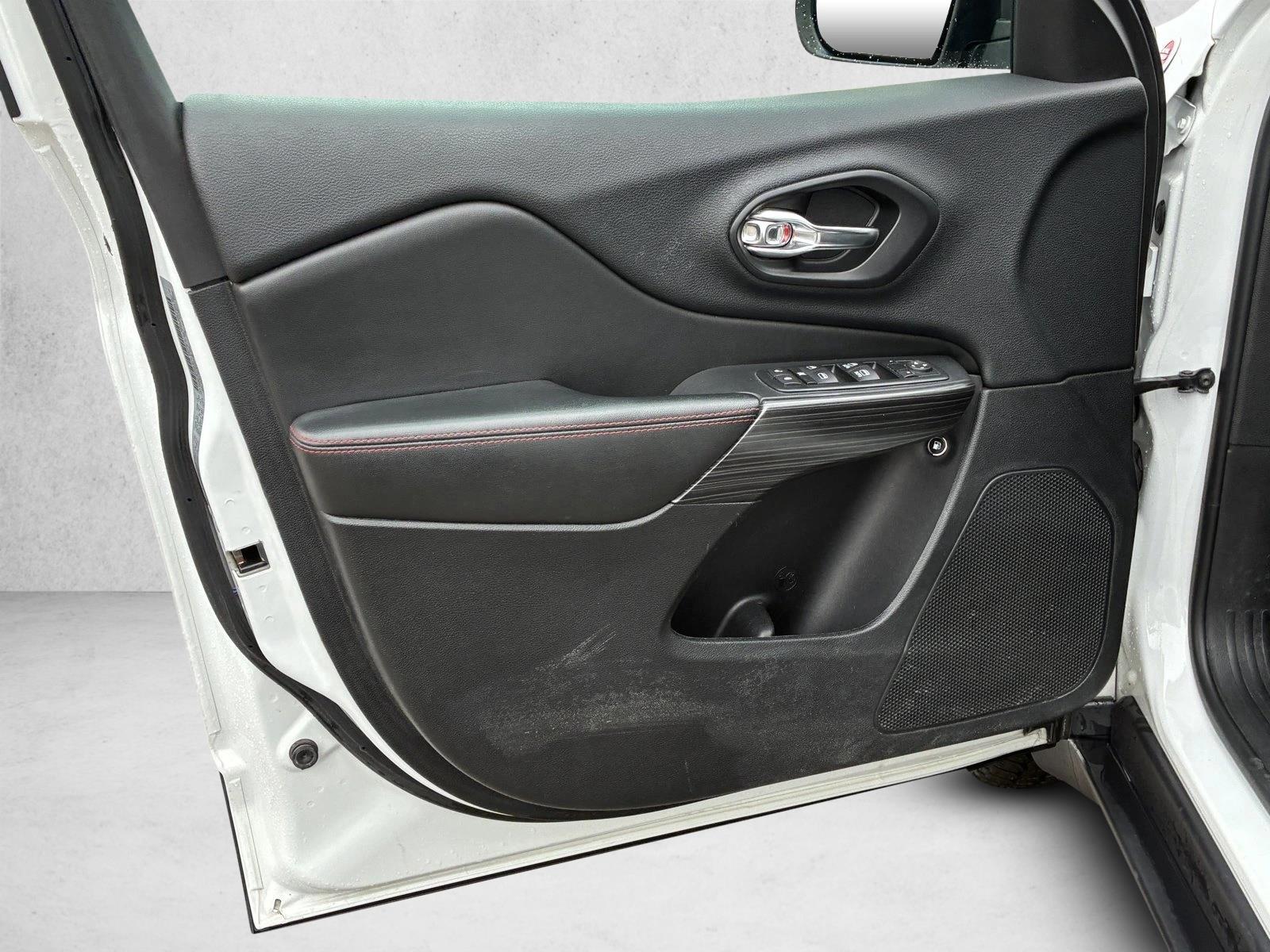 2017 JEEP CHEROKEE - Image 11