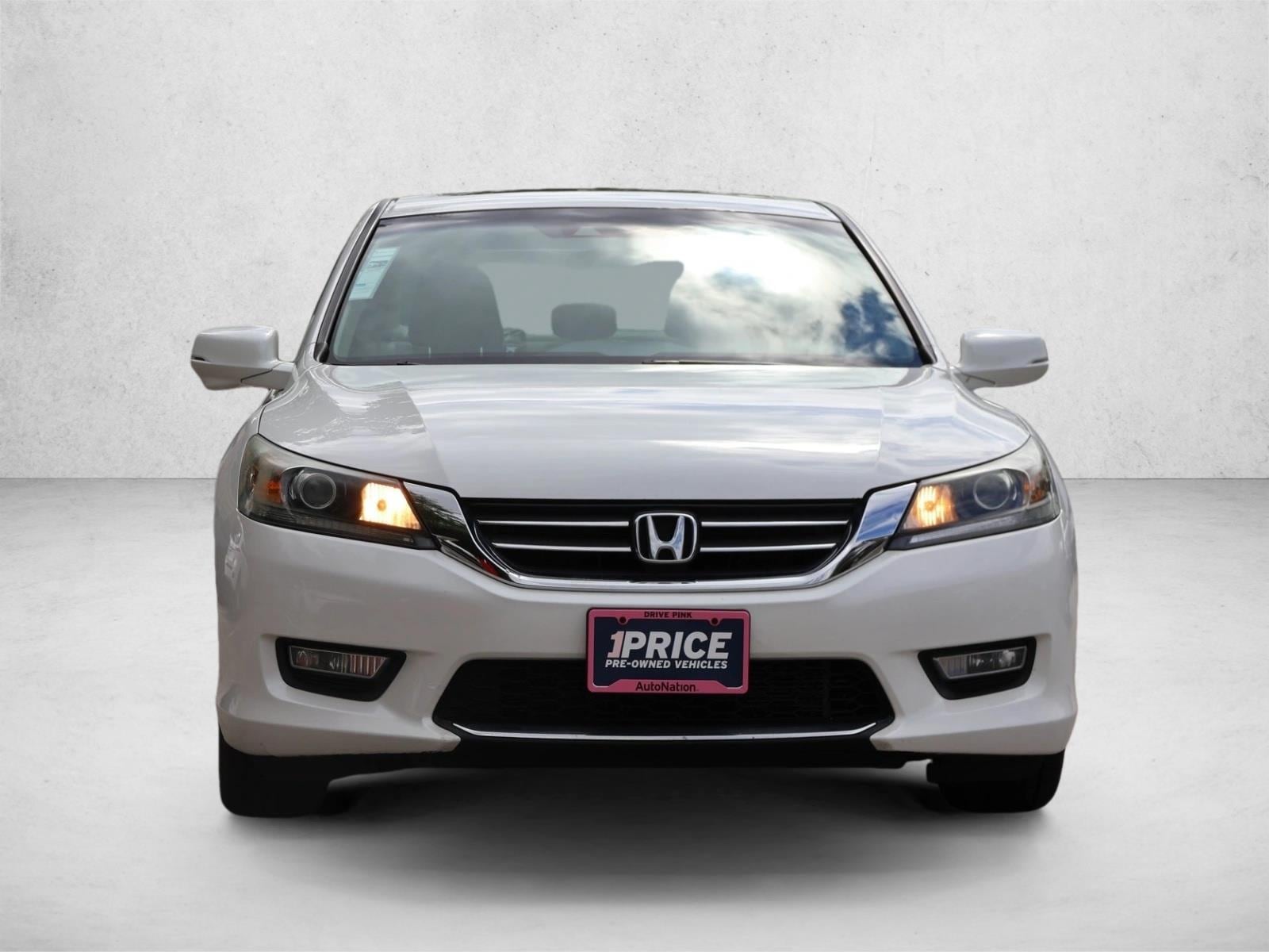 Used 2013 Honda Accord EX-L with VIN 1HGCR2F82DA210242 for sale in Des Plaines, IL