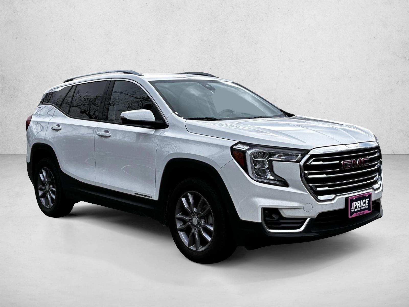 2023 GMC TERRAIN - Image 3