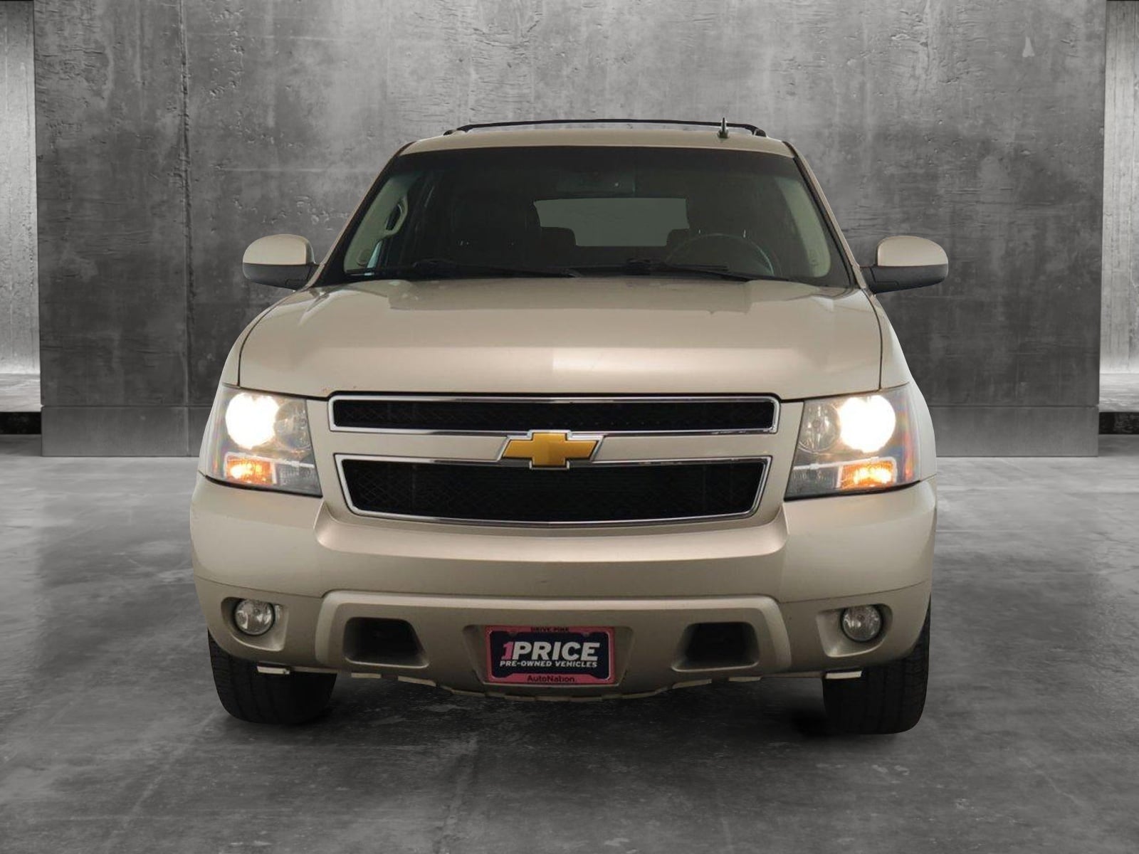 Used 2014 Chevrolet Suburban LT with VIN 1GNSKJE70ER213359 for sale in Des Plaines, IL